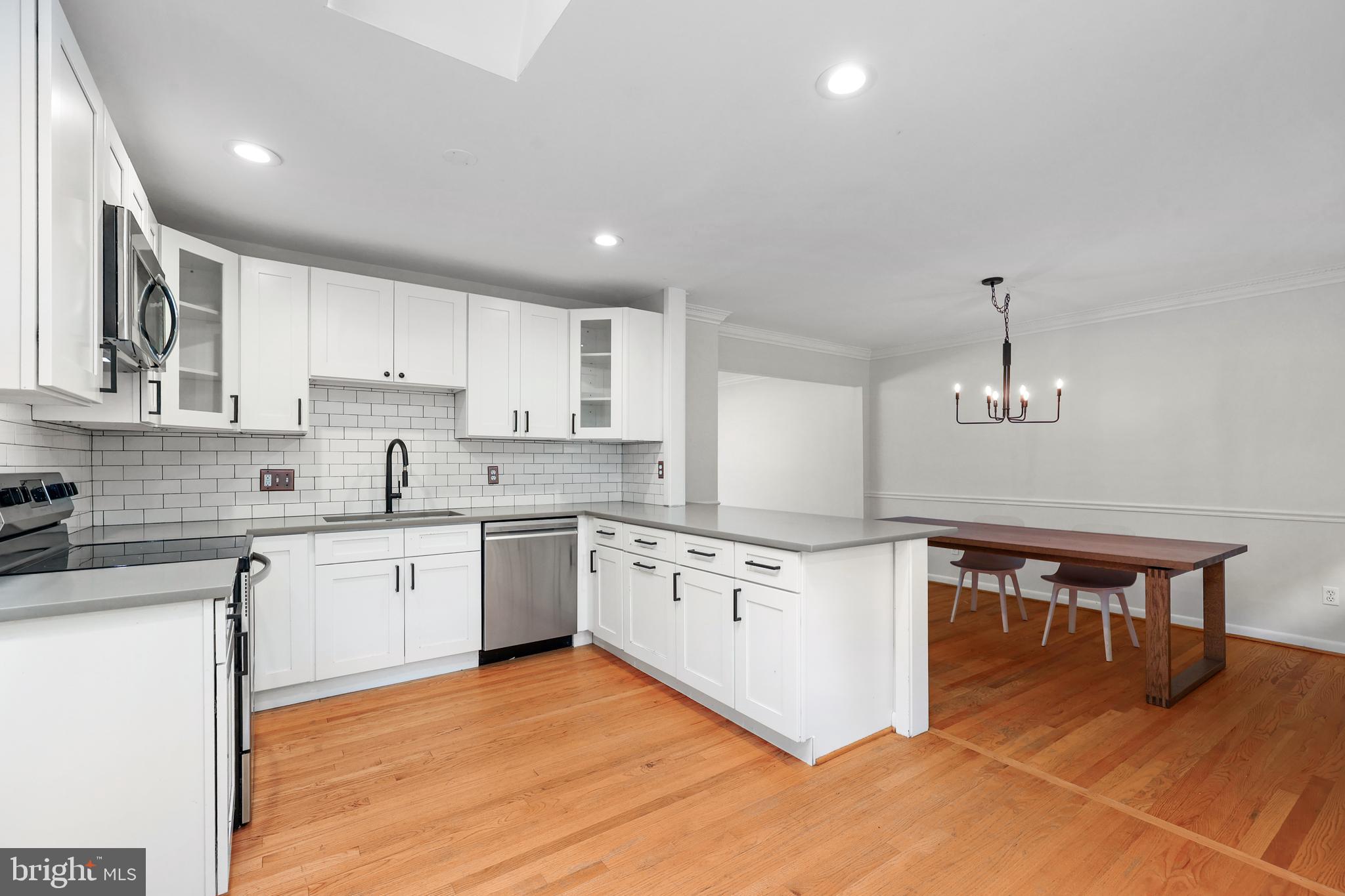 RIVERSIDE ESTATES - Residential