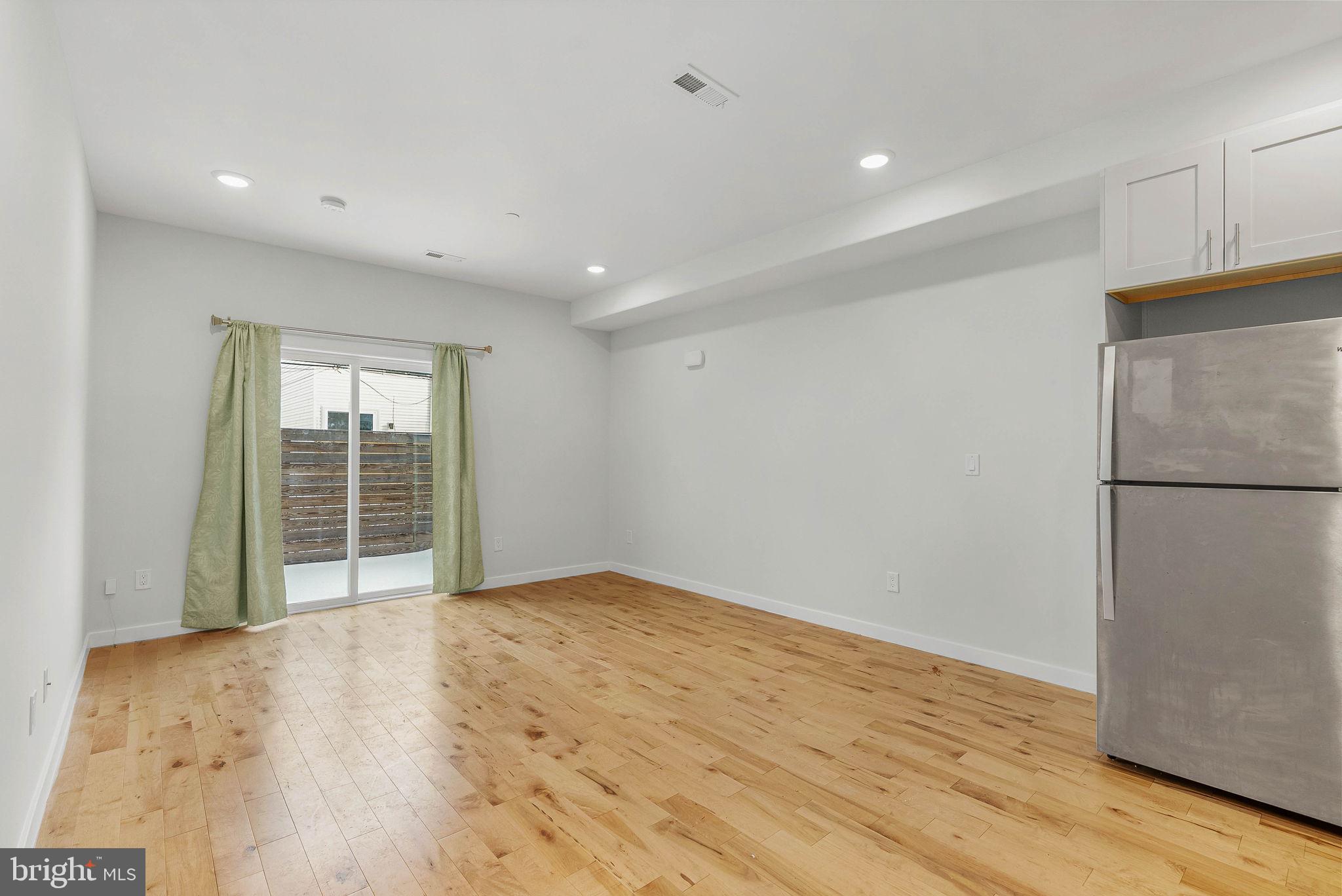 2153 N FRANKLIN STREET