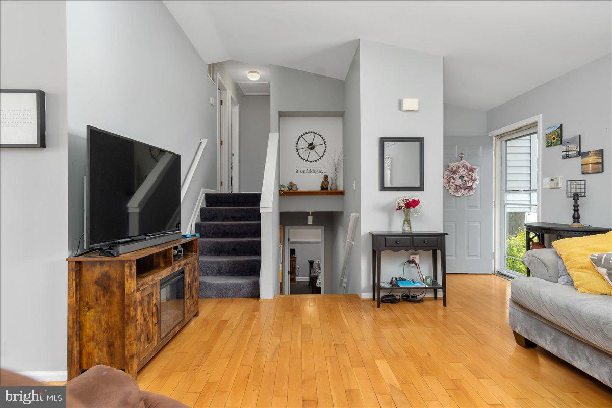 LAKE COVENTRY - Residential