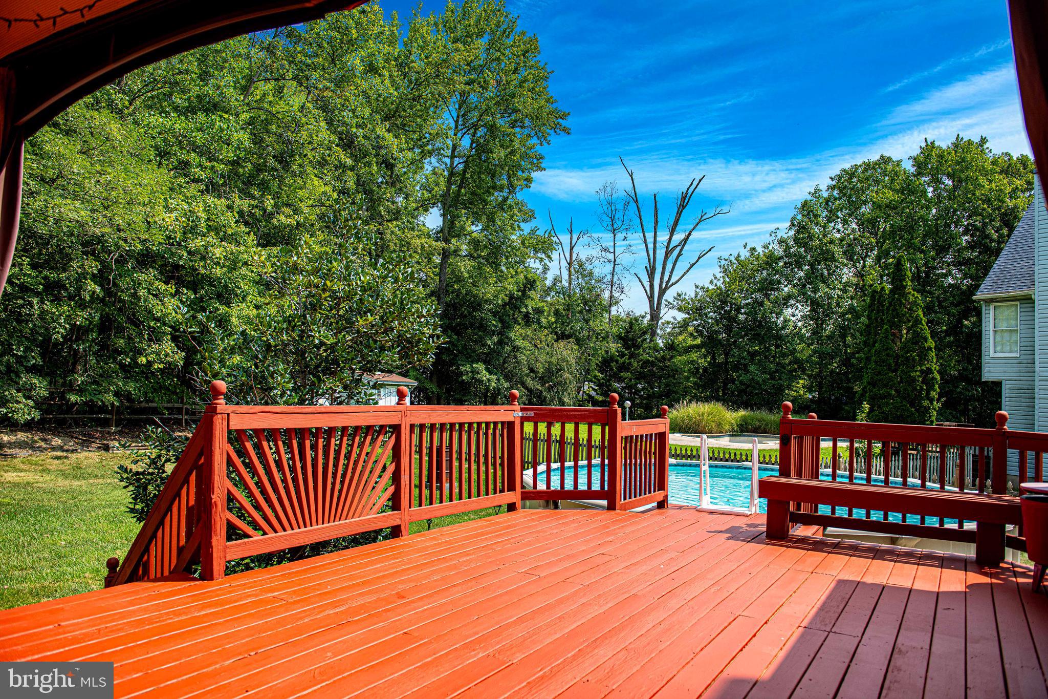 WOODLAND RUN - Residential