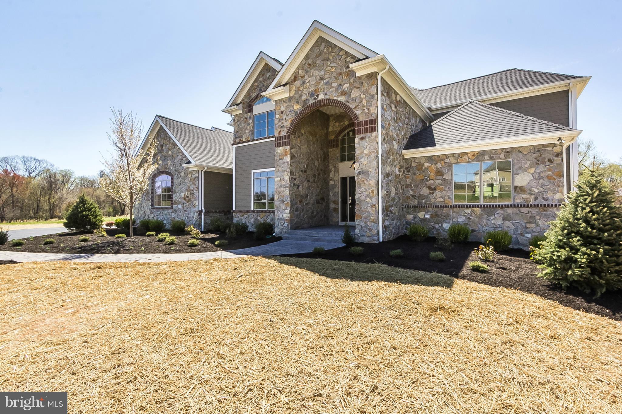 Magnificent custom home on premium end of court lot. This house has all the bells and whistles you would expect of the award winning Prestige development Inc. builders. The finest attention to detail and gorgeous appointments throughout. Priced to sell!!
