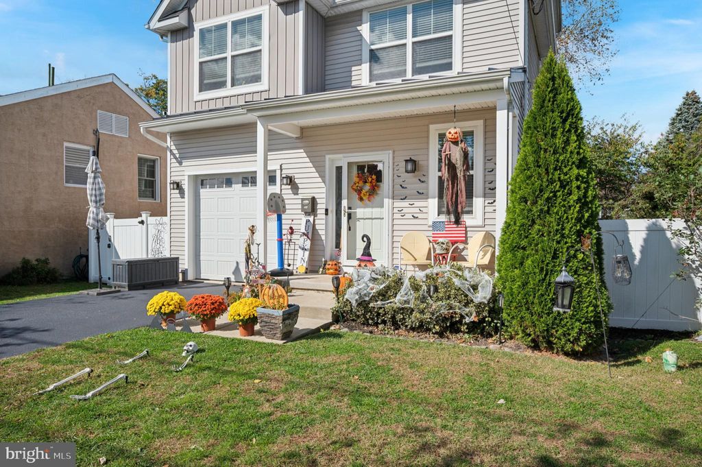 Photo of 714 Crestview Road, PHILADELPHIA, PA 19128 (MLS # PAPH2552056)