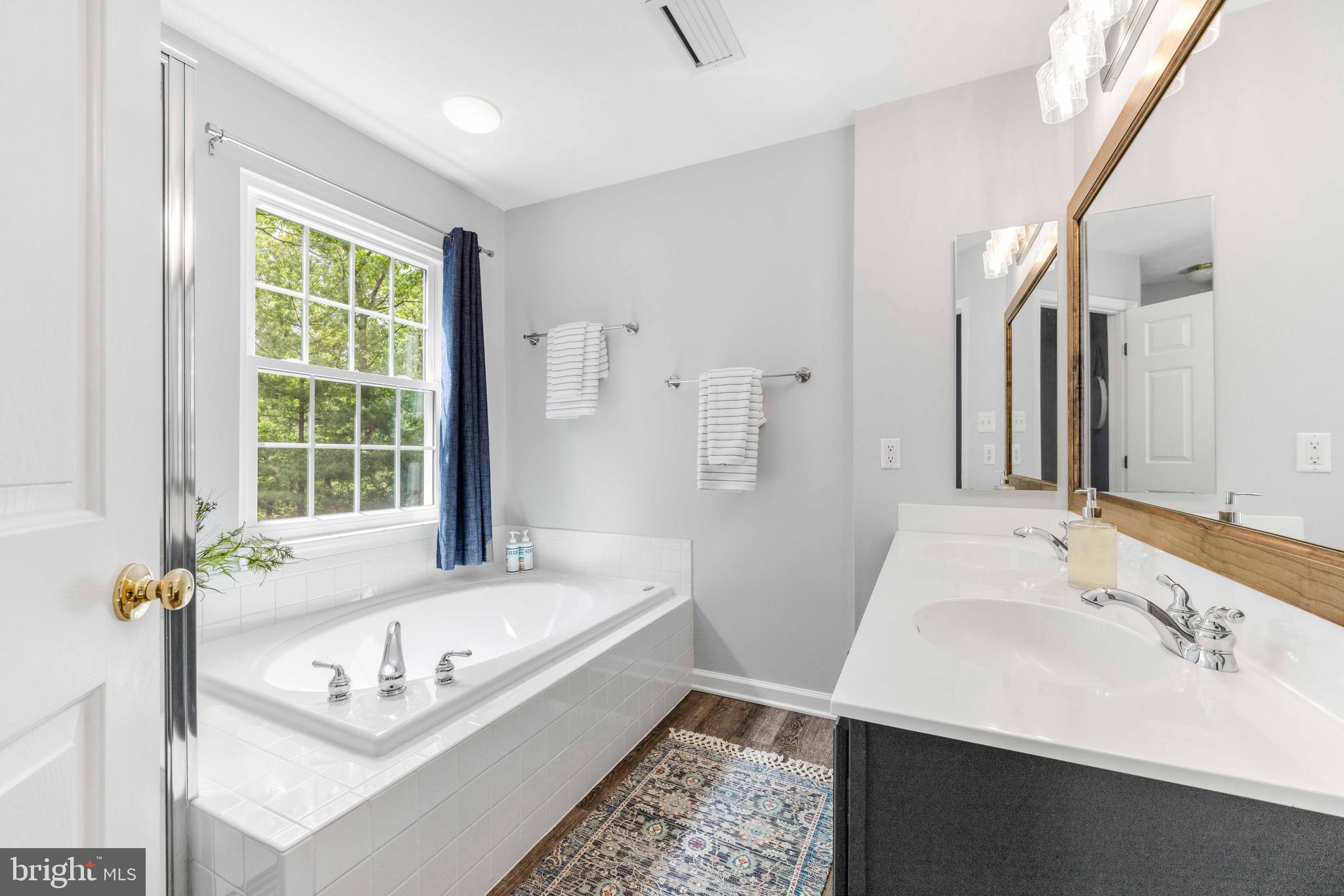 PINEY ORCHARD - Residential