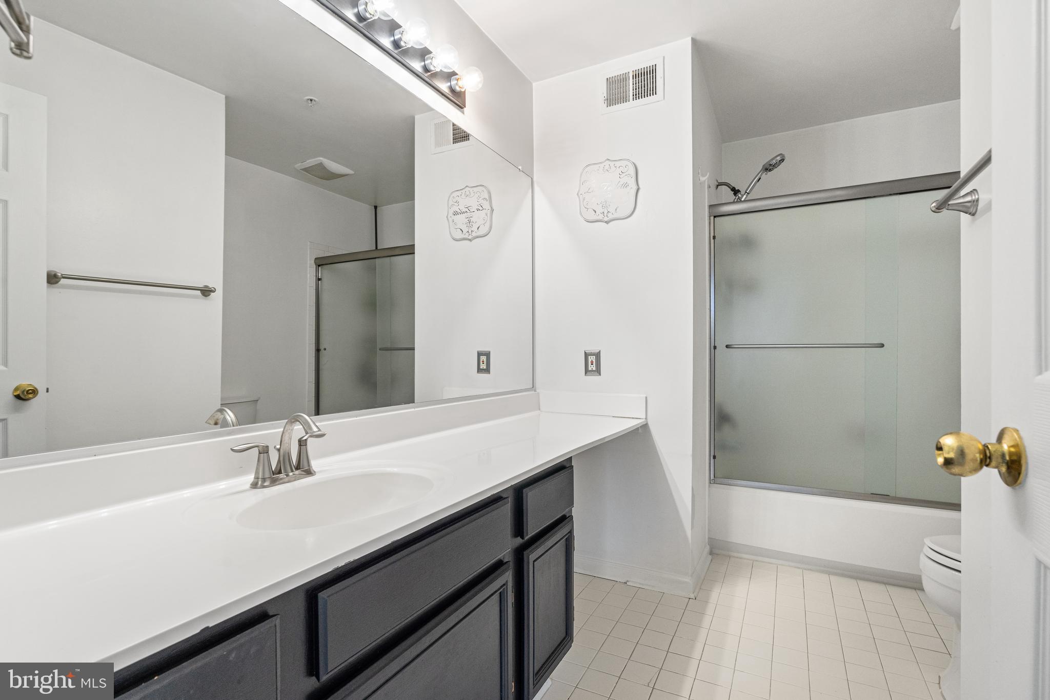 RIVERBEND AT CASCADES - Residential Lease