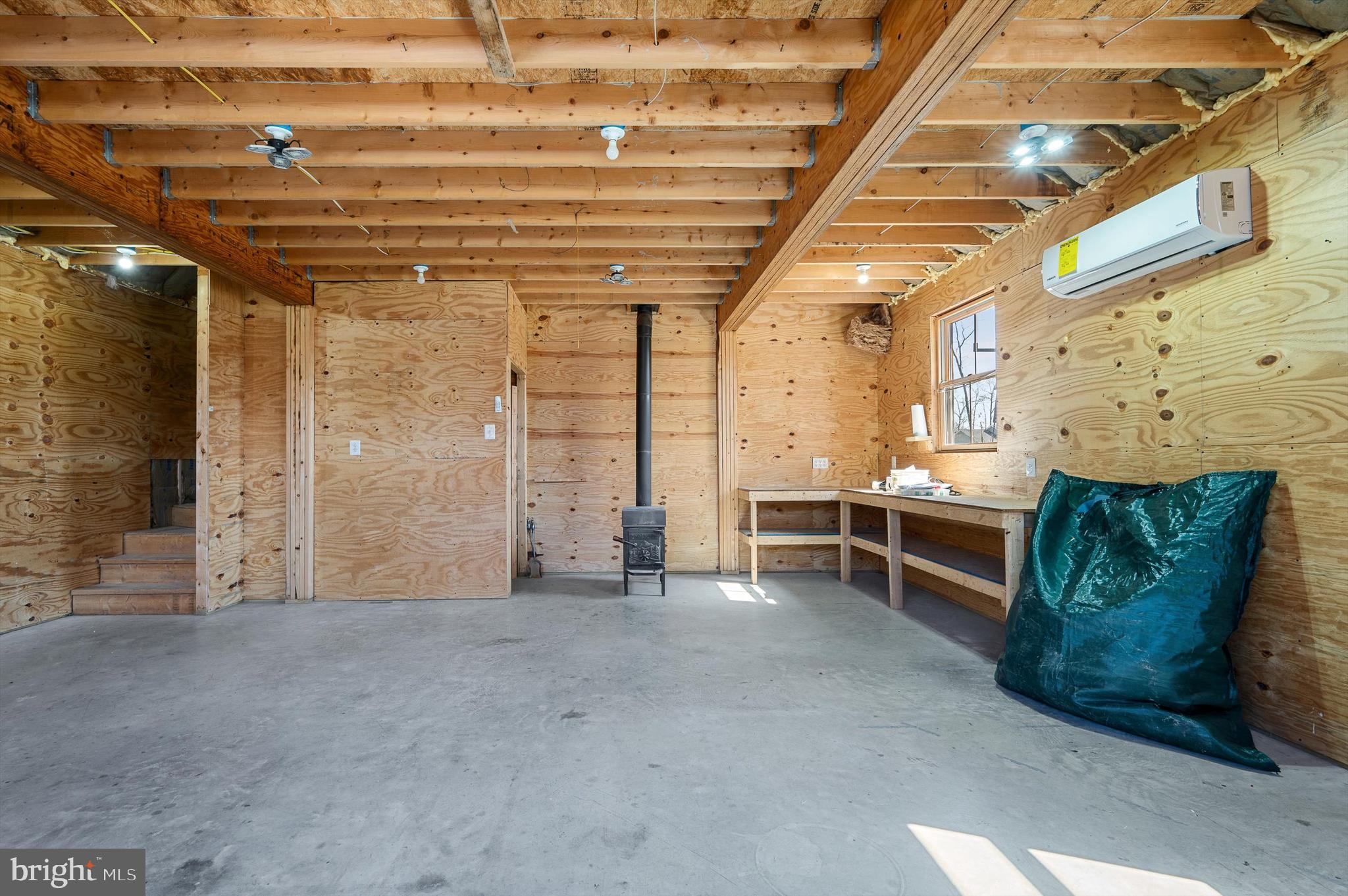 CHRISTO REY - Residential