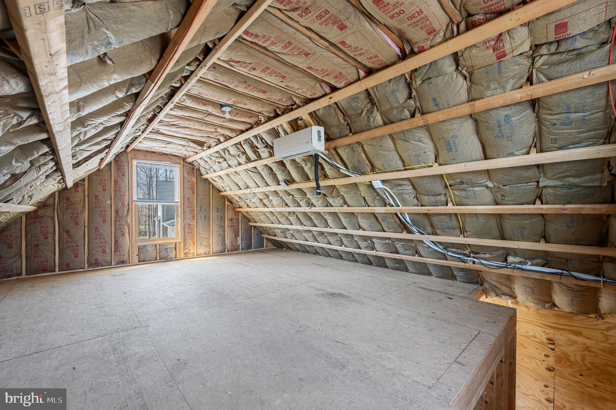 CHRISTO REY - Residential