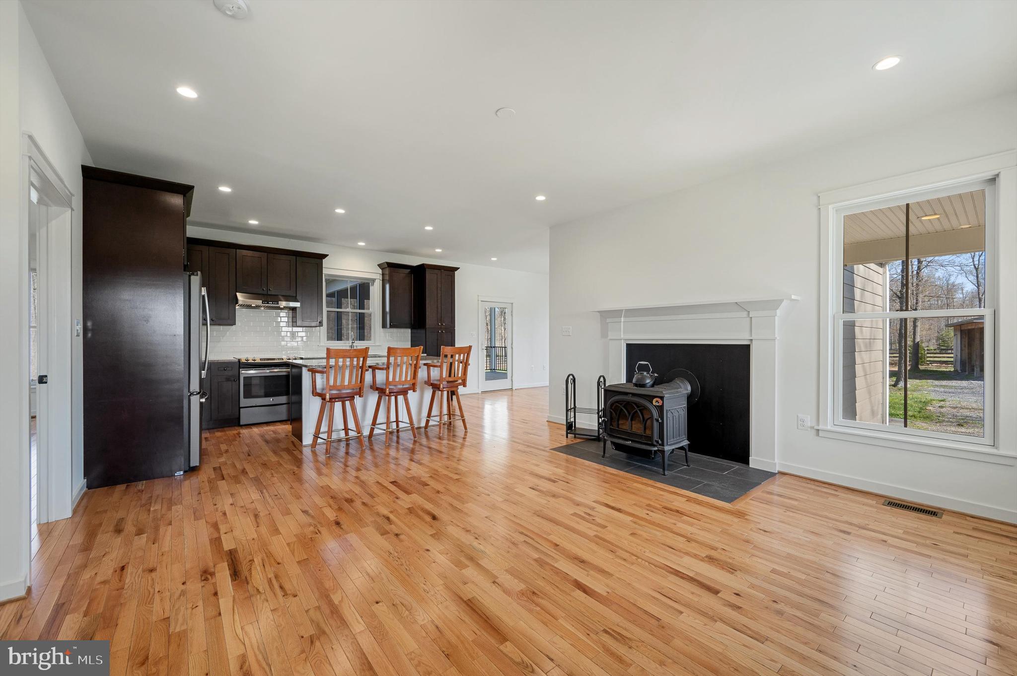 CHRISTO REY - Residential