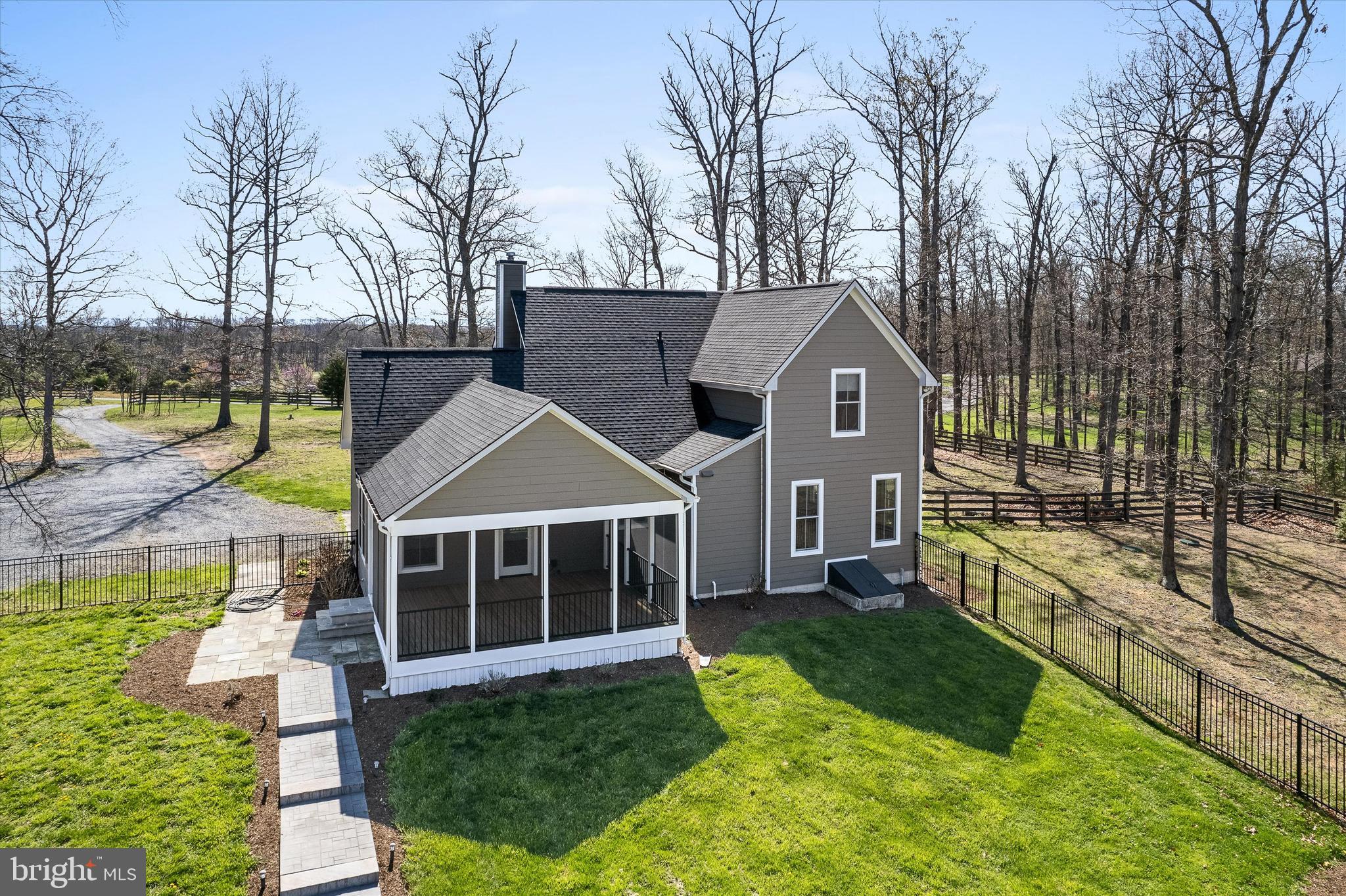 CHRISTO REY - Residential