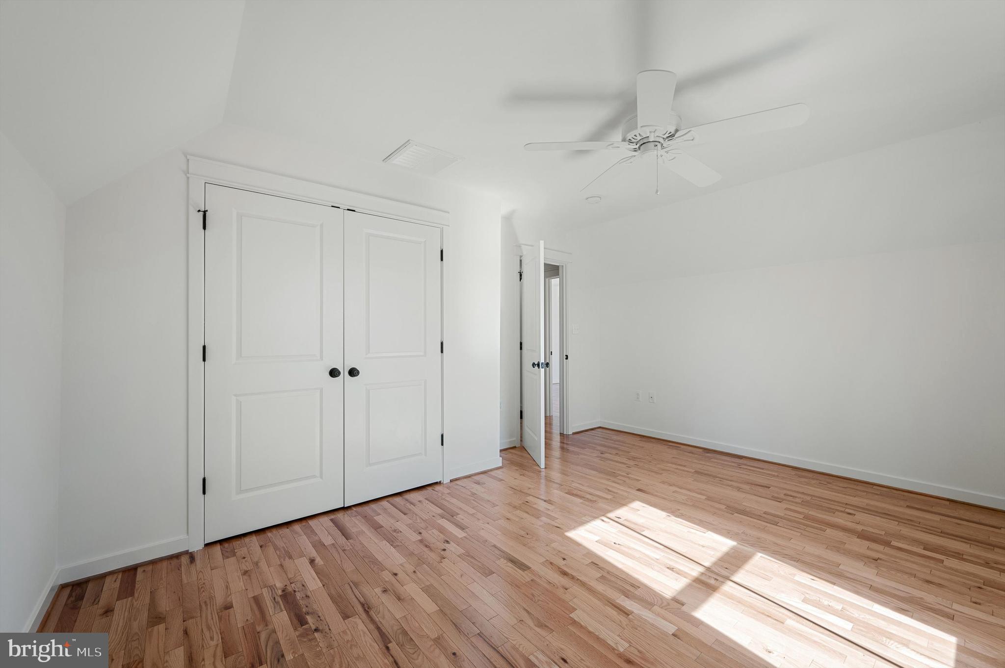 CHRISTO REY - Residential