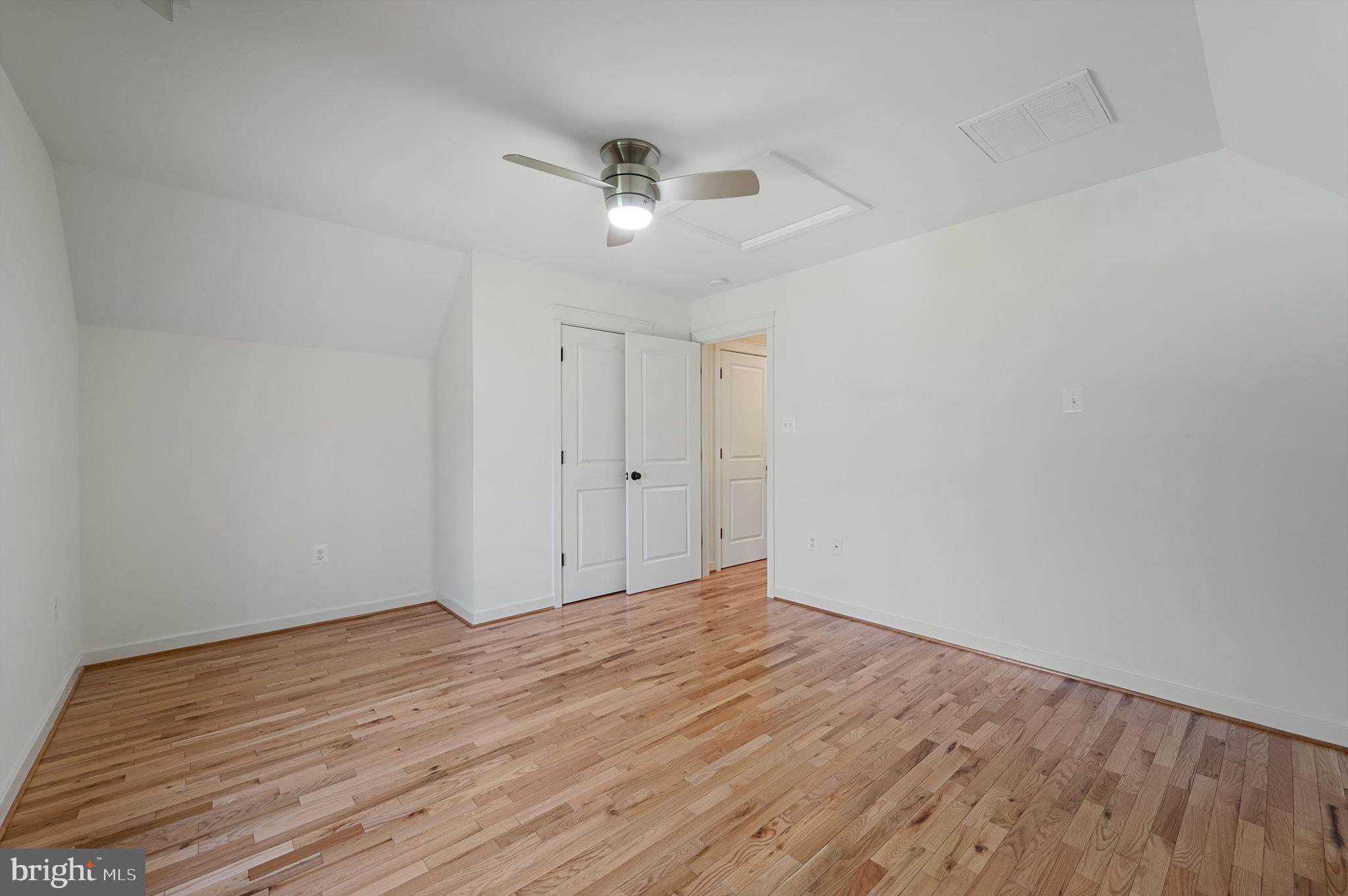 CHRISTO REY - Residential