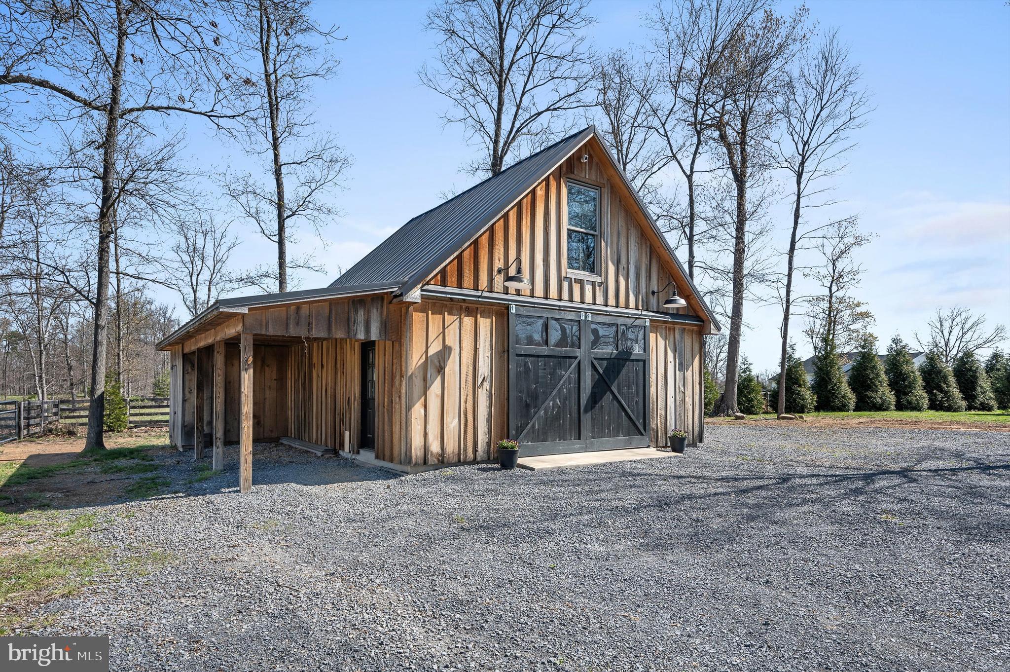 CHRISTO REY - Residential