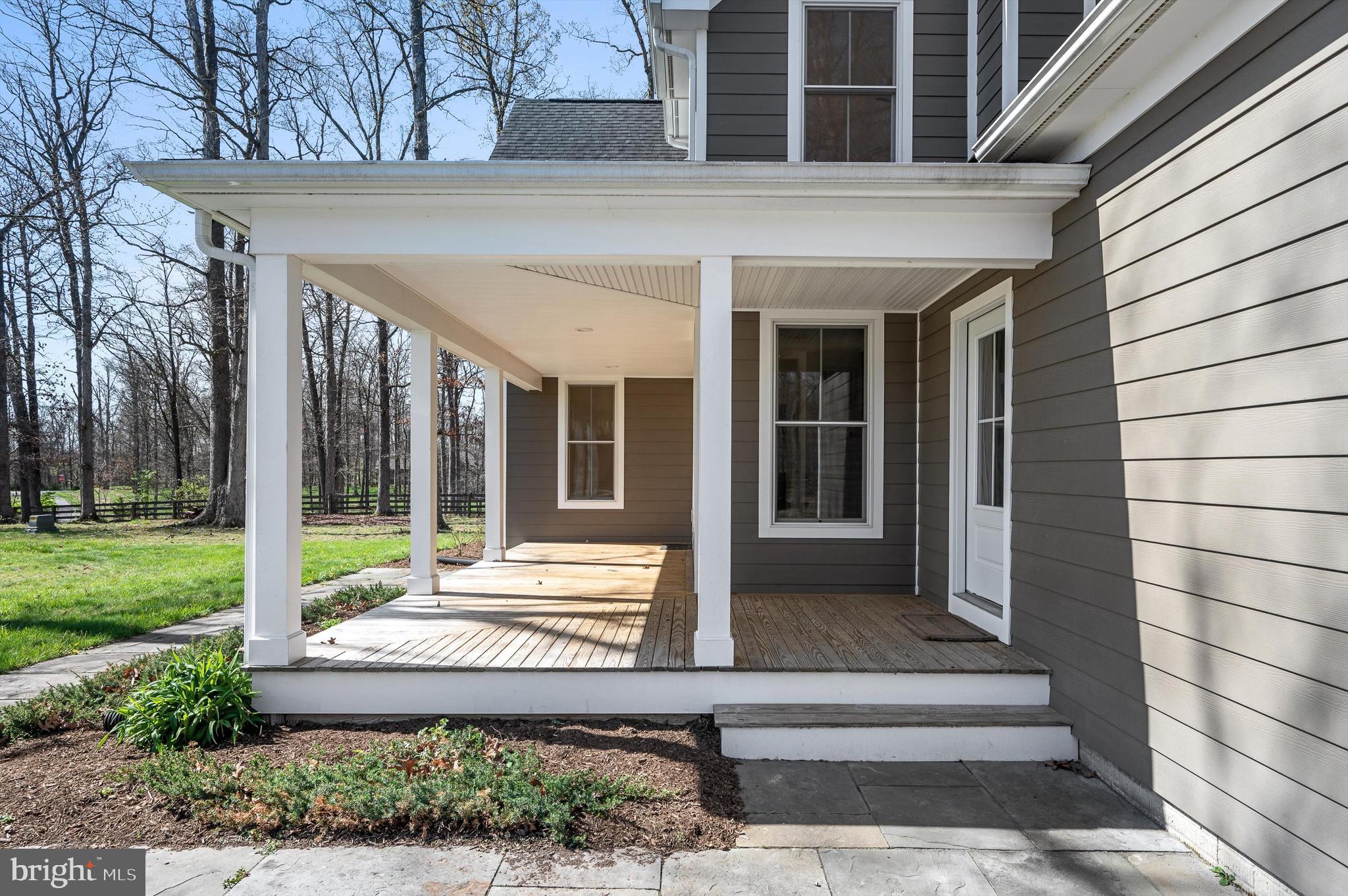 CHRISTO REY - Residential