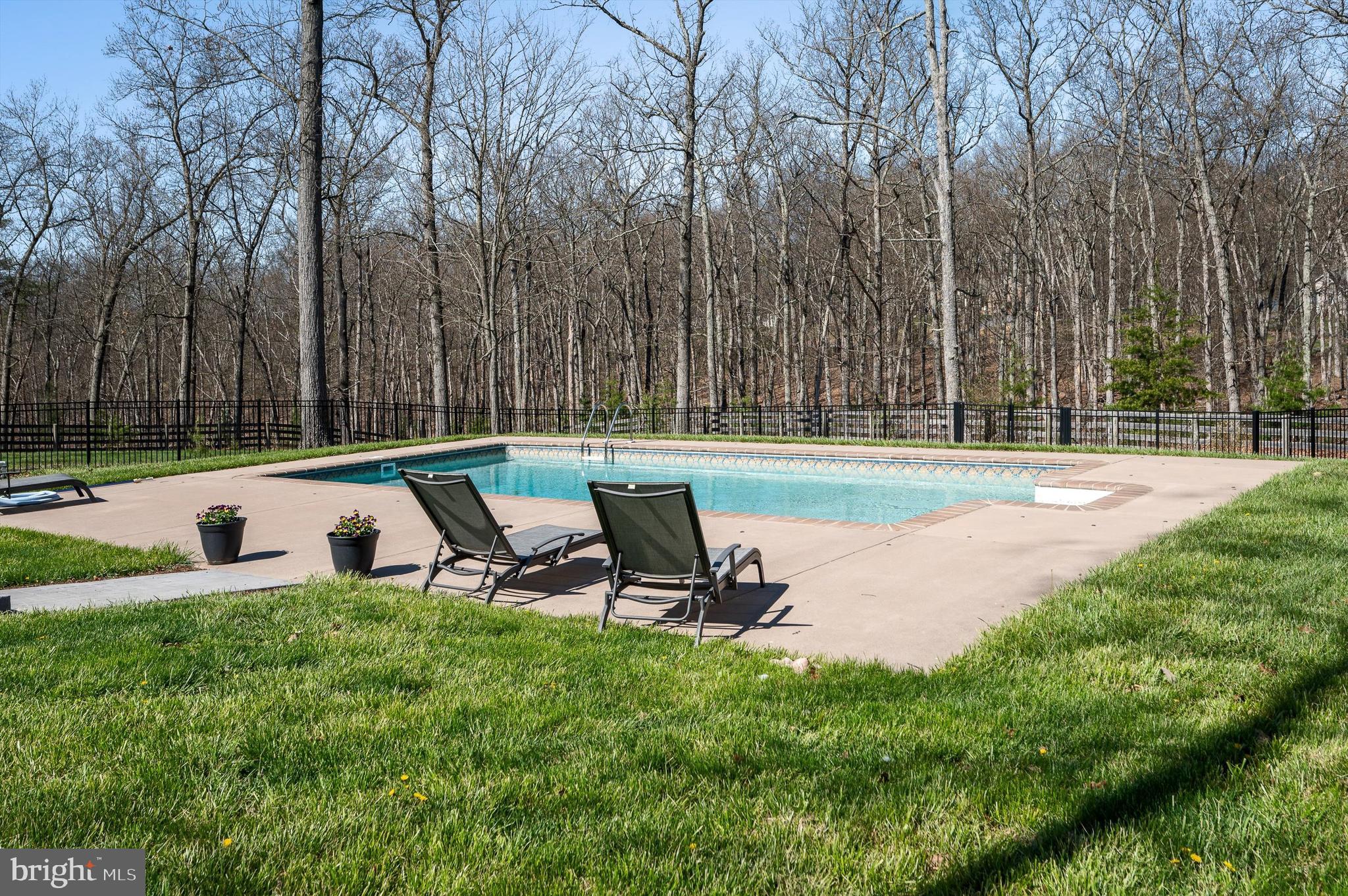 CHRISTO REY - Residential