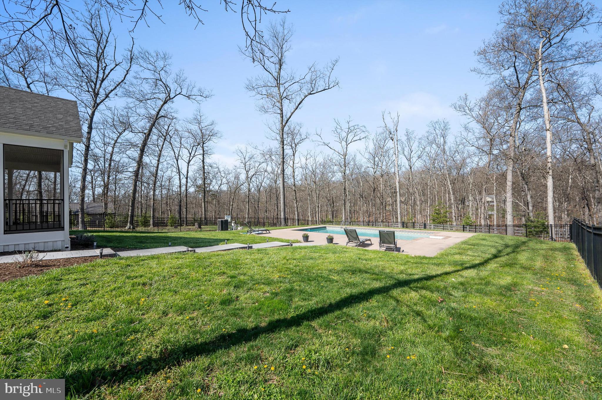 CHRISTO REY - Residential