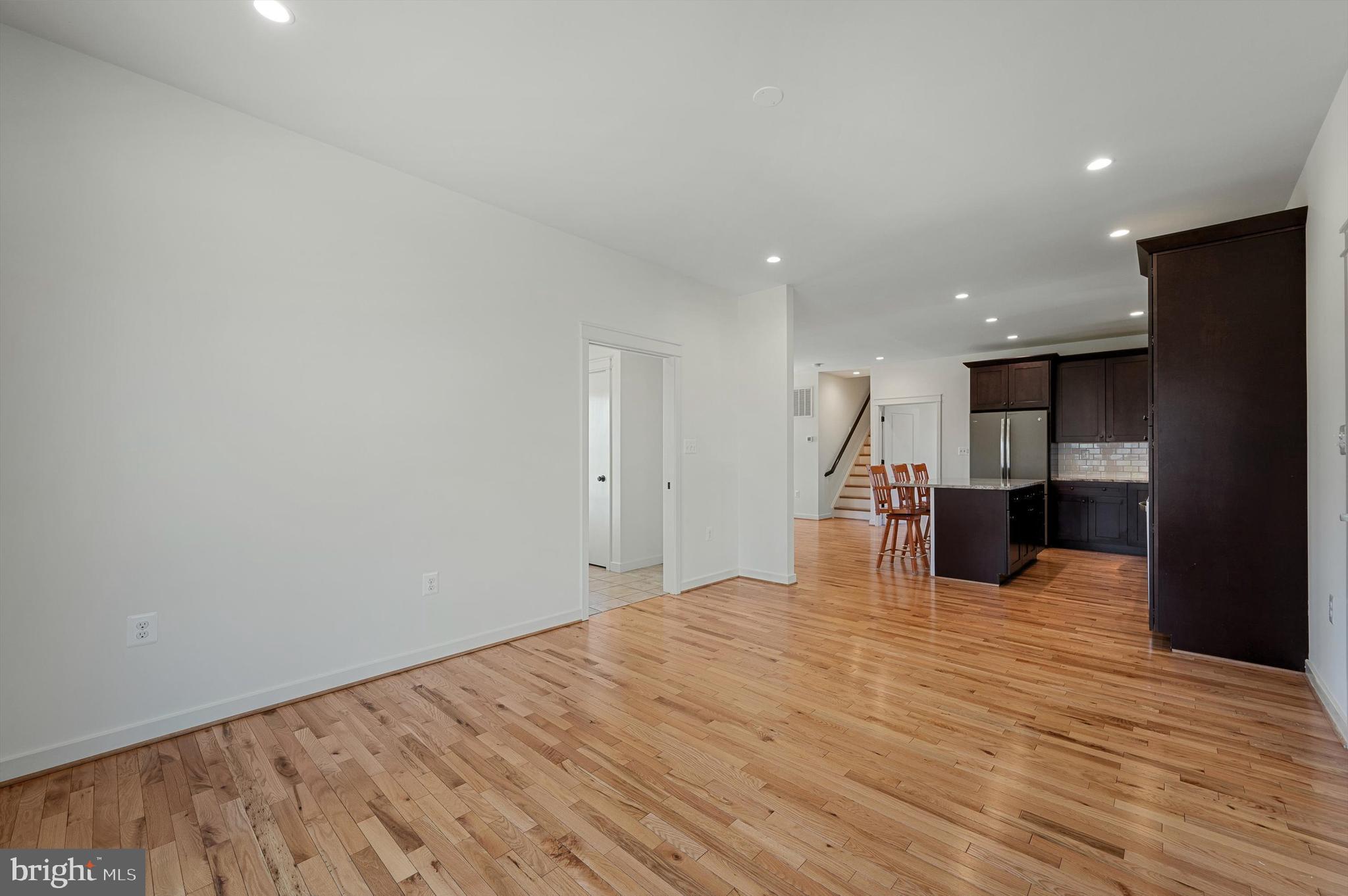 CHRISTO REY - Residential