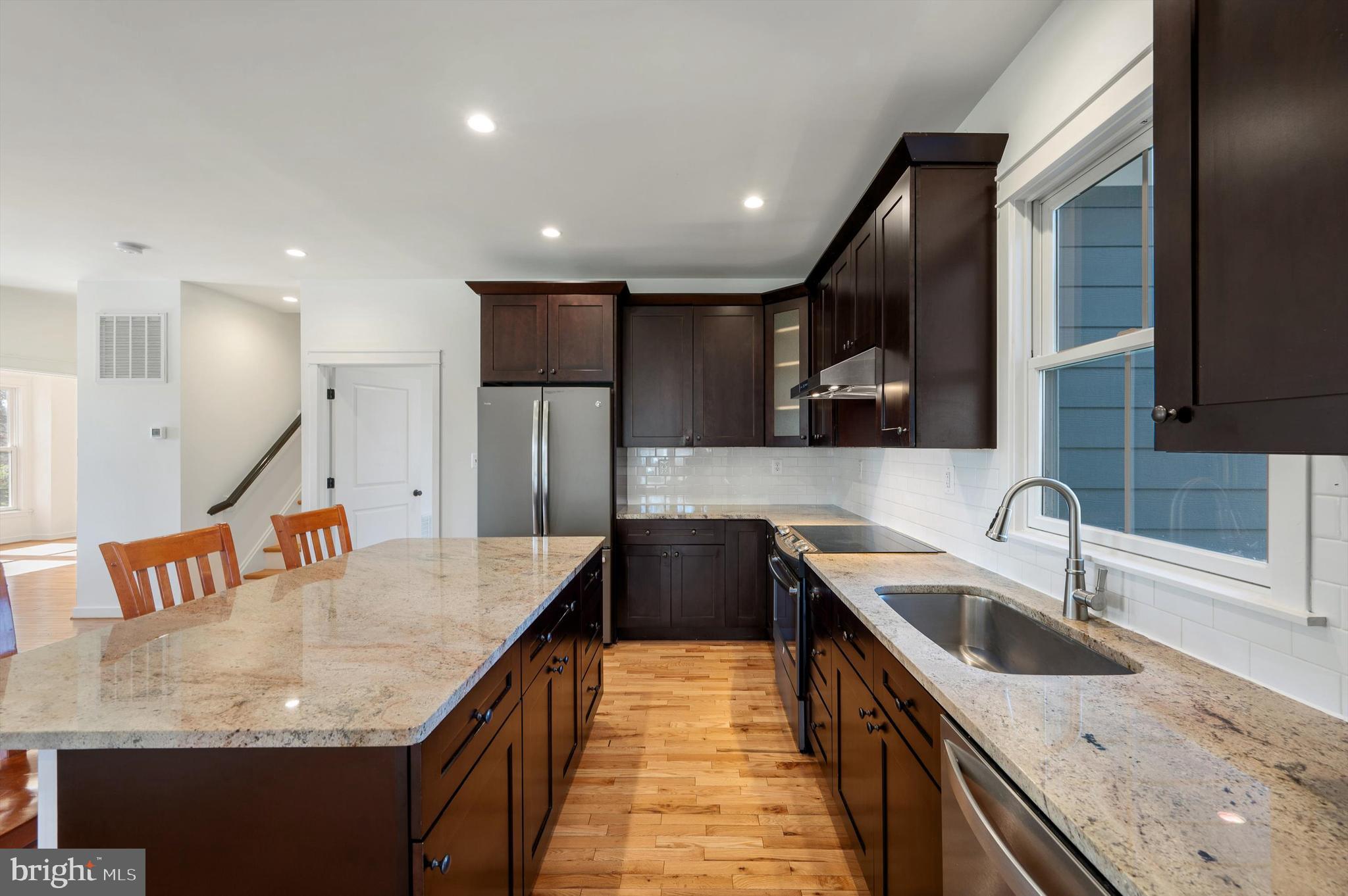 CHRISTO REY - Residential