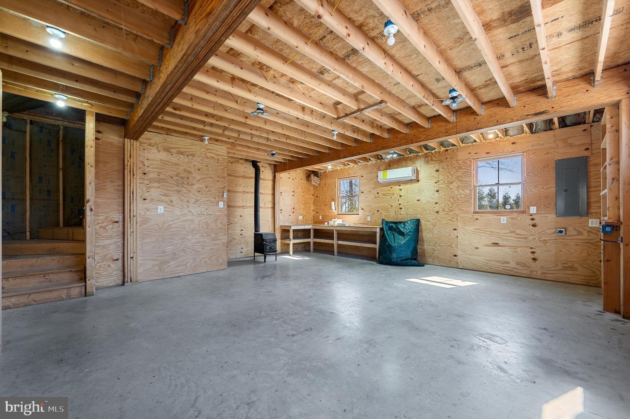 CHRISTO REY - Residential