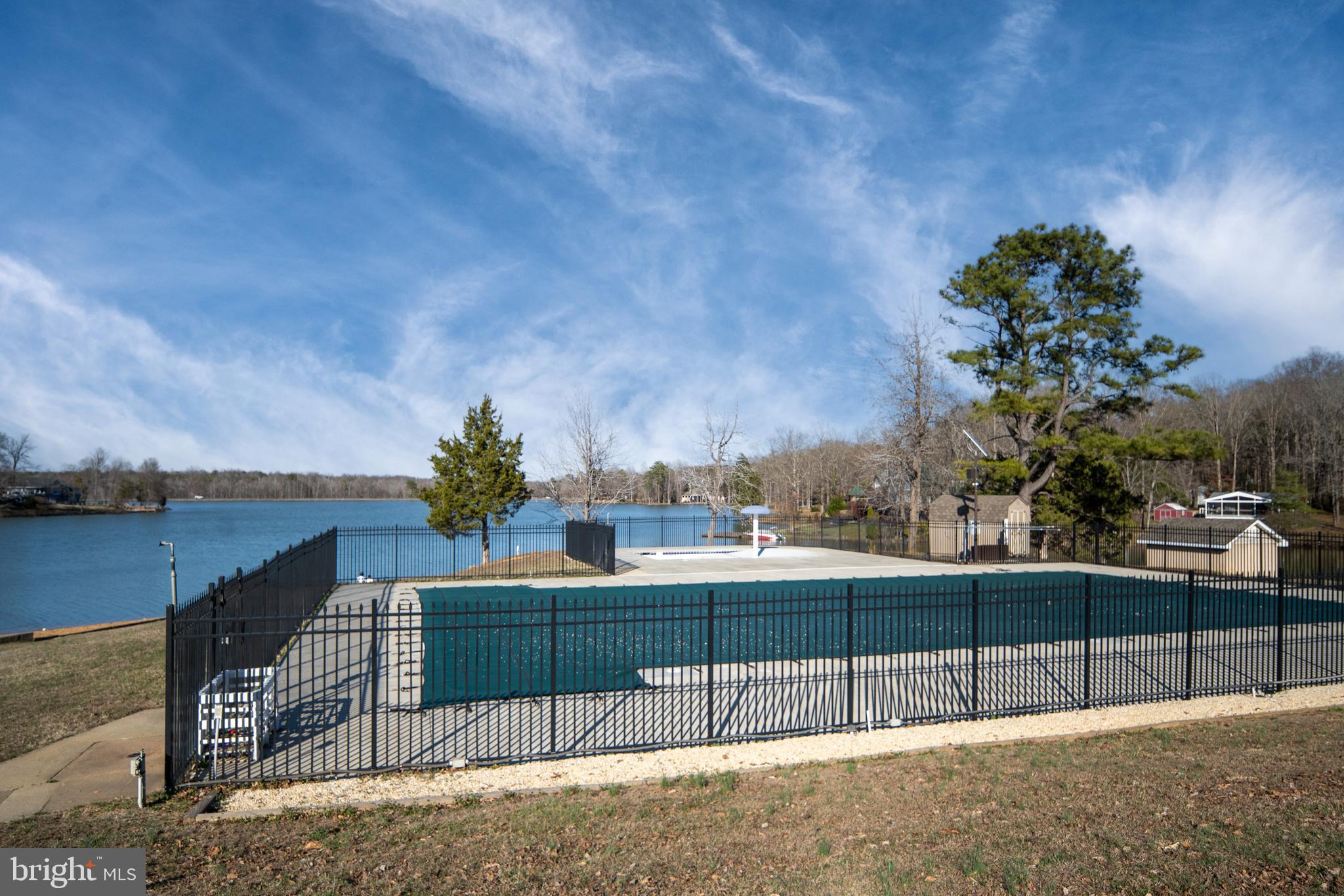 LAKE LAND OR - Residential