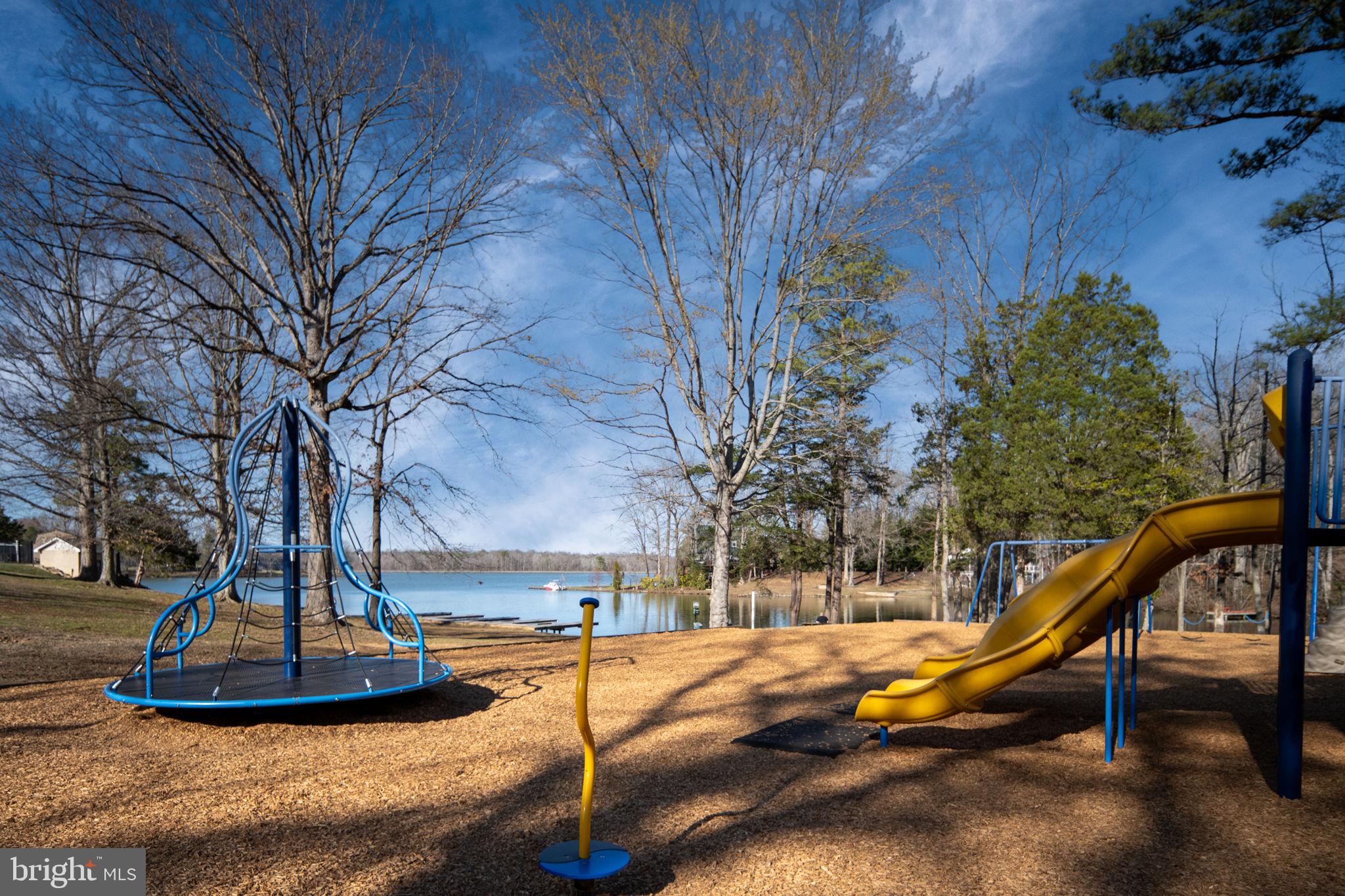 LAKE LAND OR - Residential