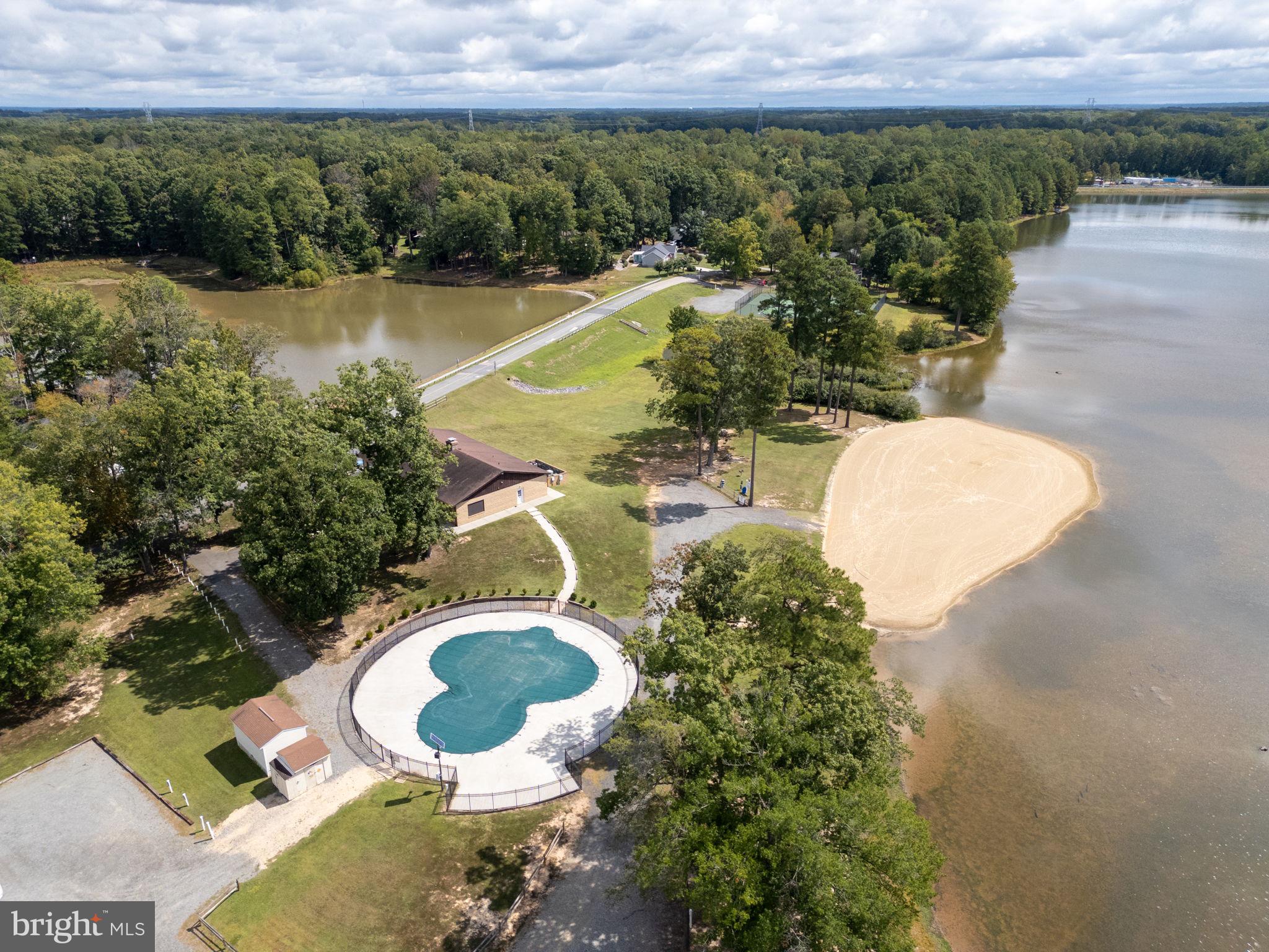 LAKE LAND OR - Residential