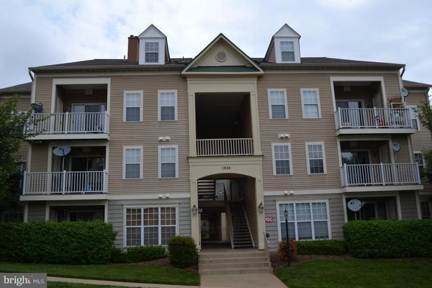 Great 2 level condo in a fabulous locations.master bedroom suite and shared full bath with other bedroom.  Loft upstairs. Furniture can stay or go.