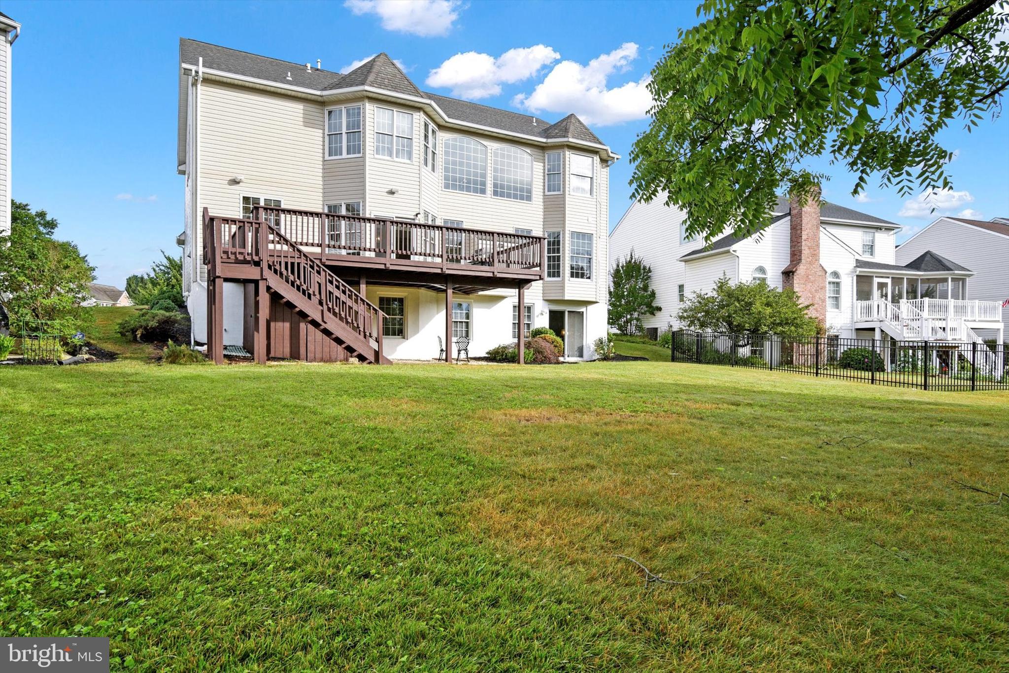 WEST GATE - Residential