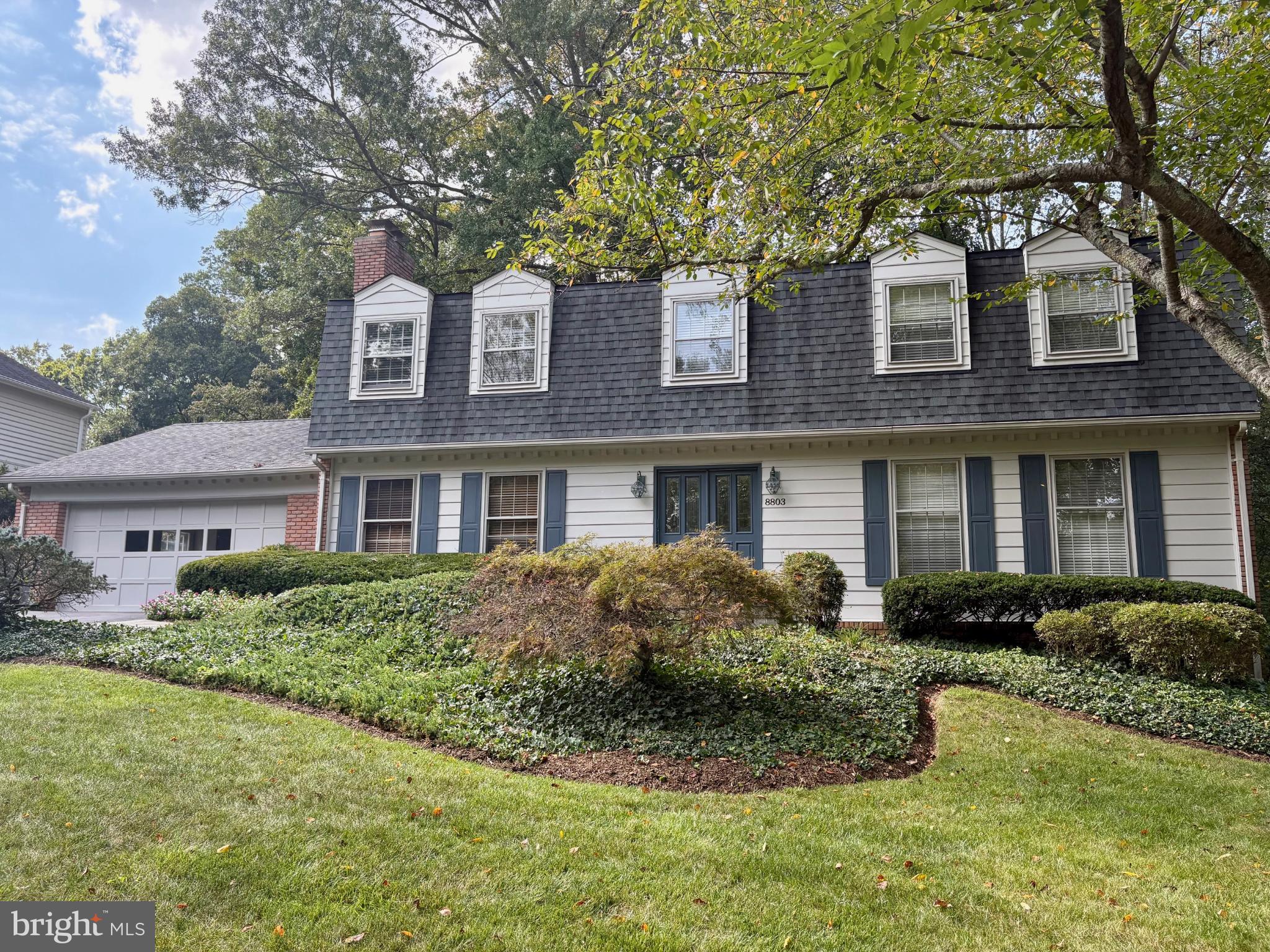 8803 LYNNHURST