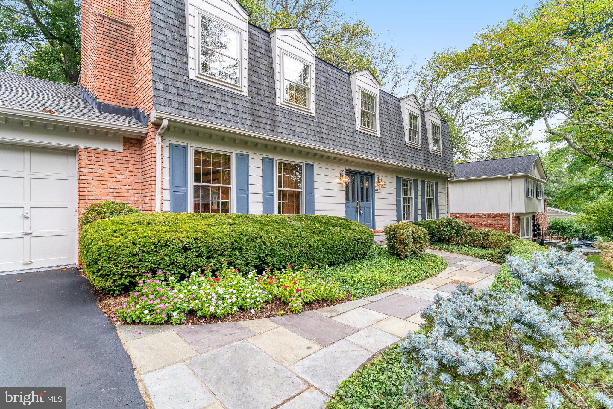 8803 LYNNHURST