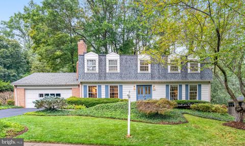 8803 LYNNHURST FAIRFAX VA 22031