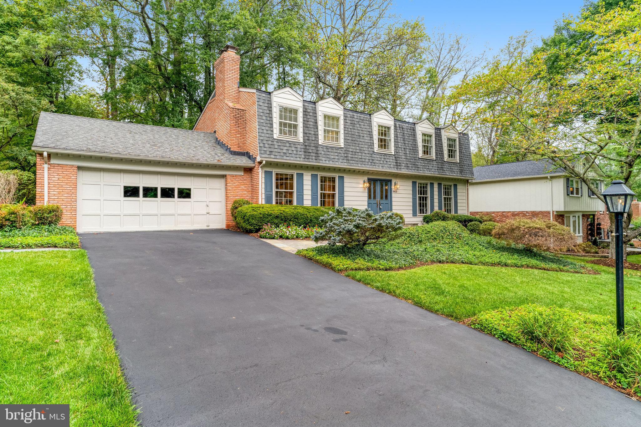 8803 LYNNHURST