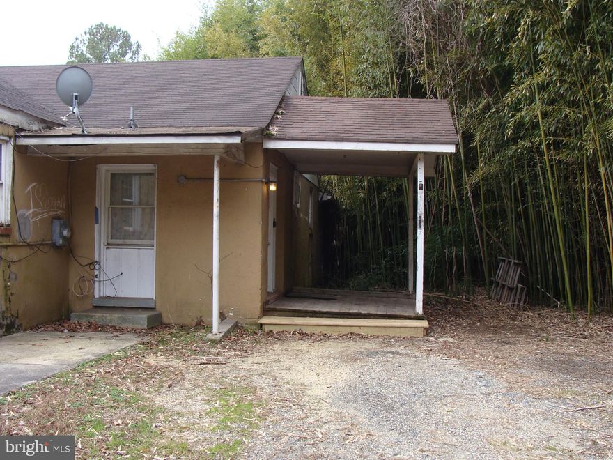 Recently updated two bedroom duplex unit.  Fresh paint and new flooring throughout.  
Quiet and convenient St. Leonard location.  Available now but there are a few punch list items and a final clean up in progress if showing this week.     Photos are current.   Unit B is the backside of the duplex. 
Landlord prefers 600+ credit score.