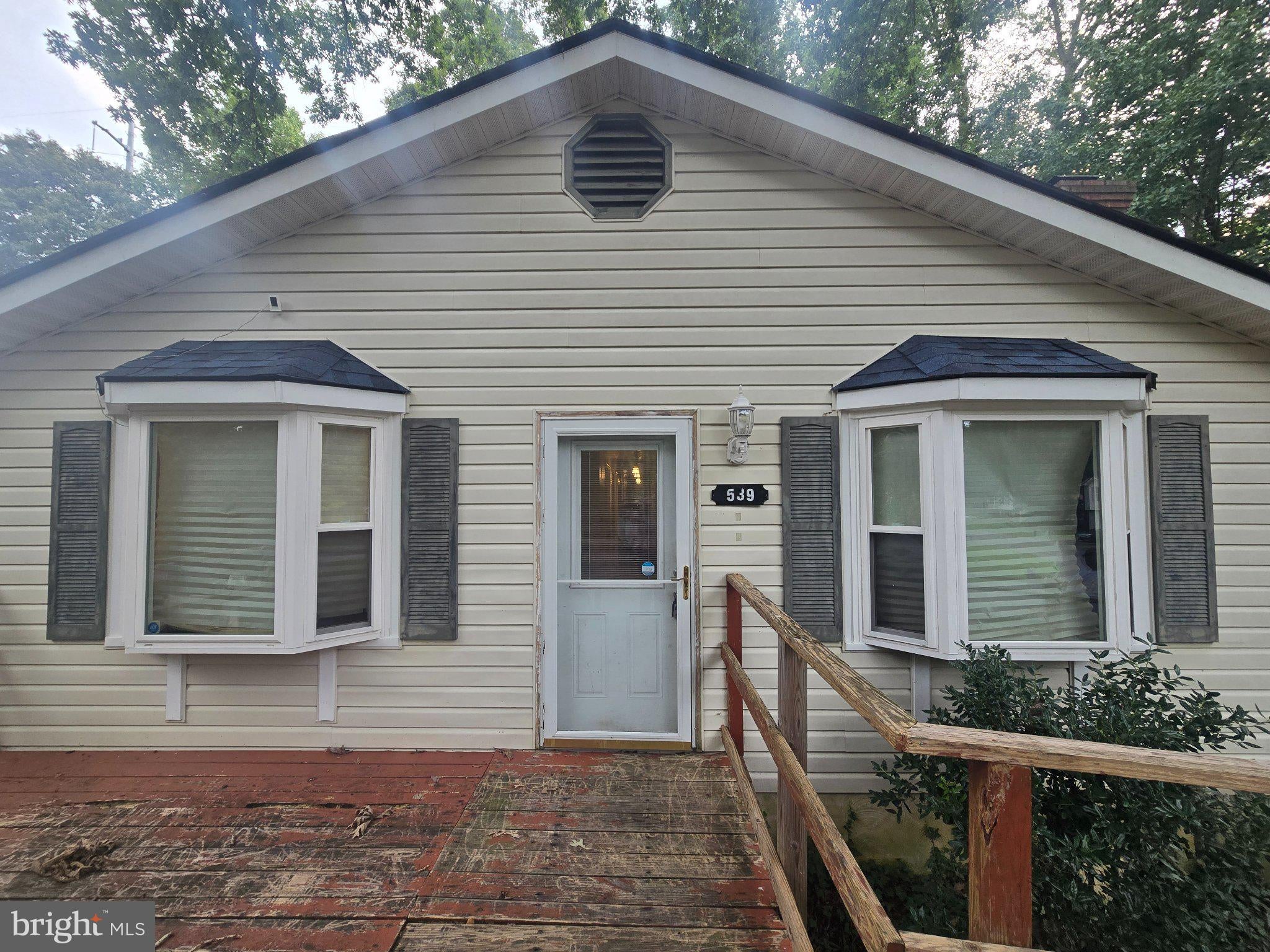 538 MAPLE WAY