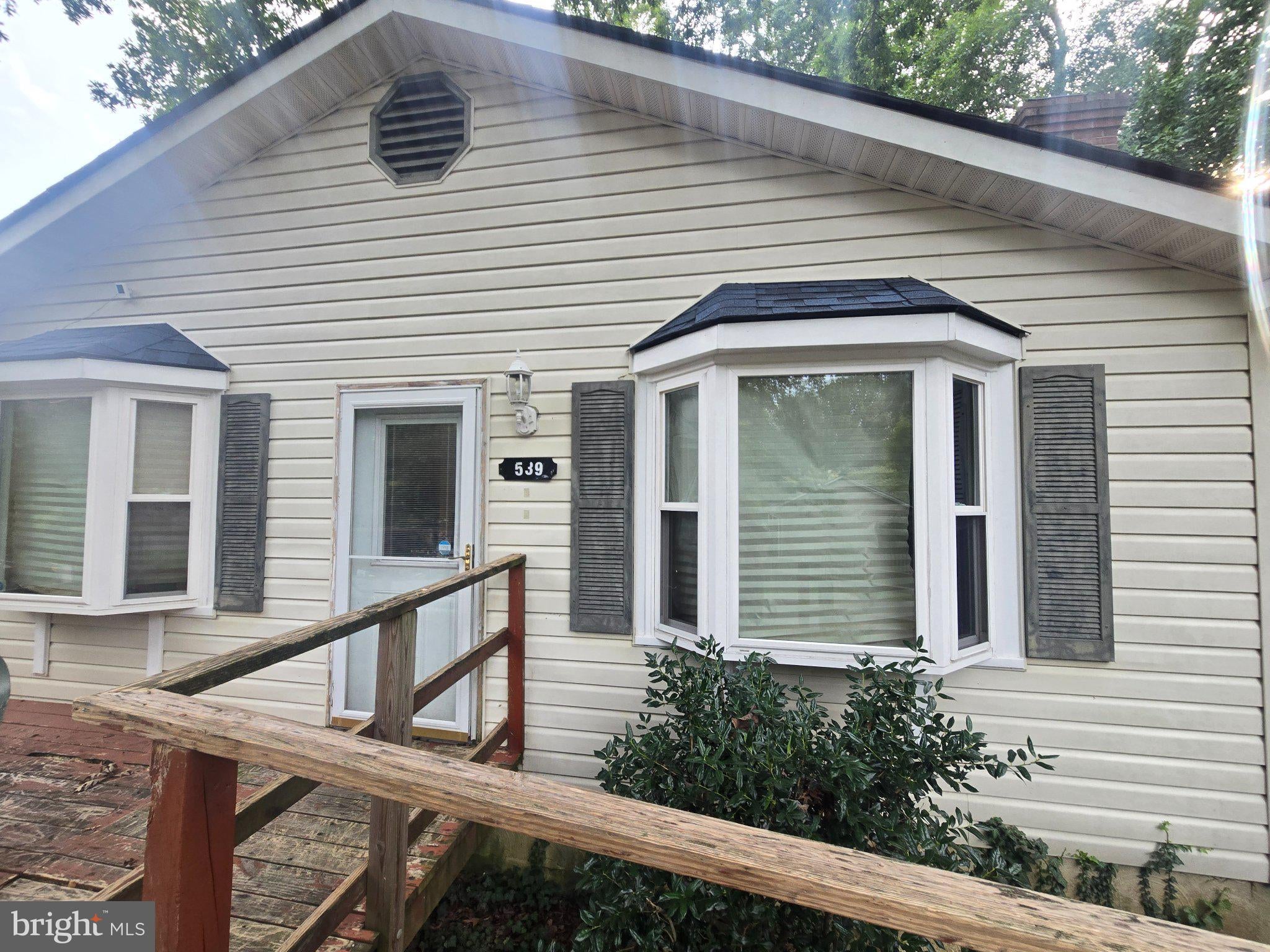 538 MAPLE WAY