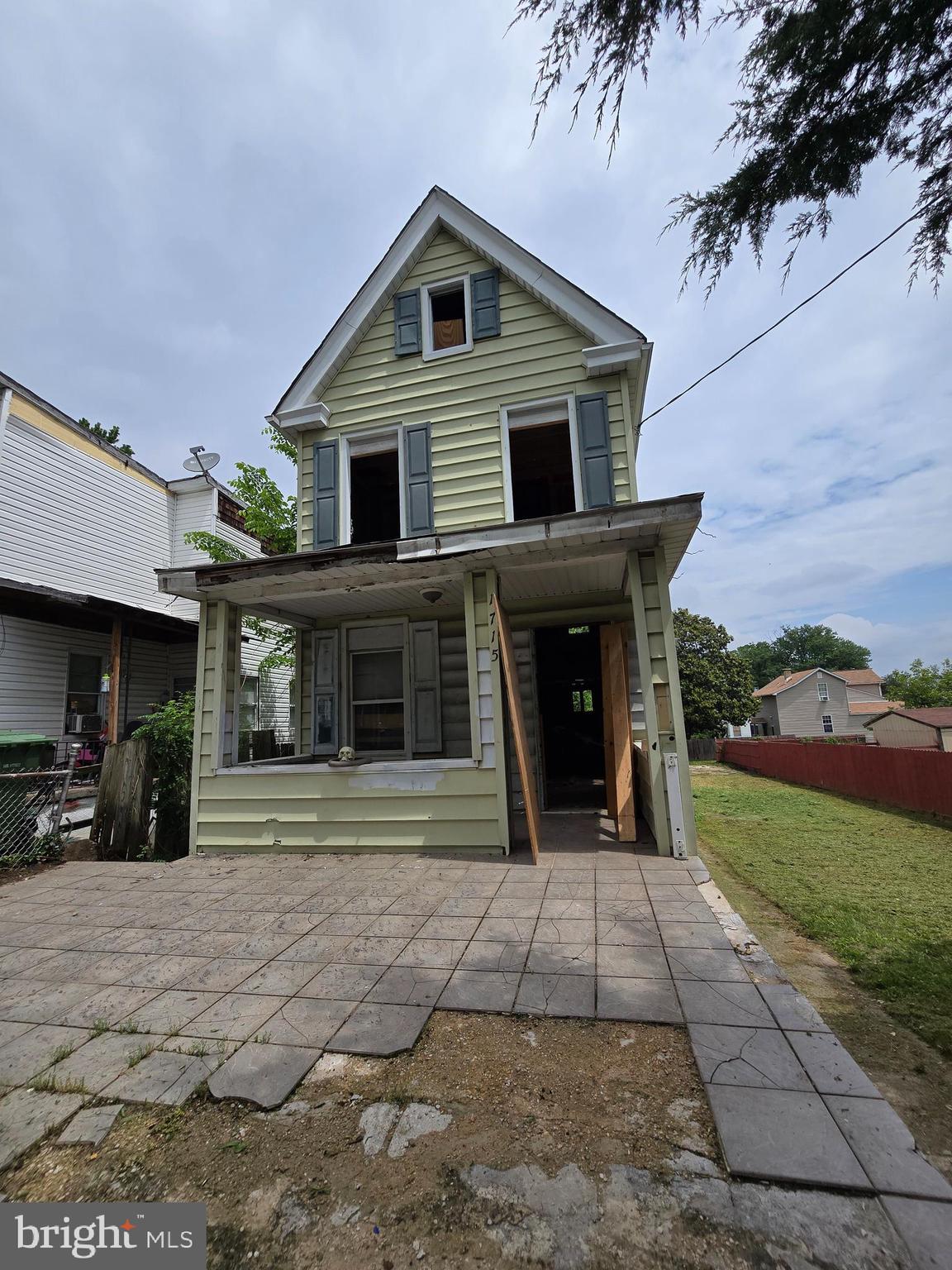 1715 SPENCE STREET