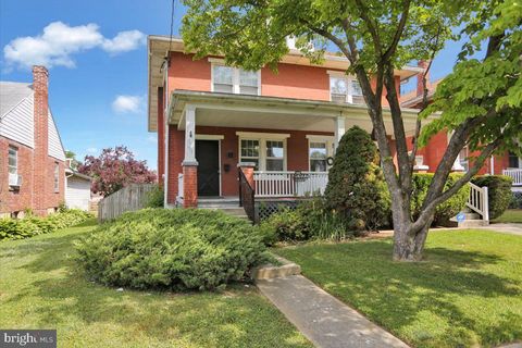 Photo of 1037 LOCUST ST, COLUMBIA, PA 17512 (MLS # PALA2035684)