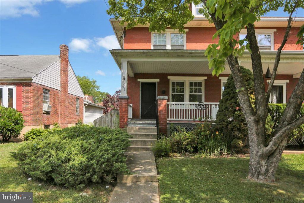 Photo of 1037 LOCUST ST, COLUMBIA, PA 17512 (MLS # PALA2035684)