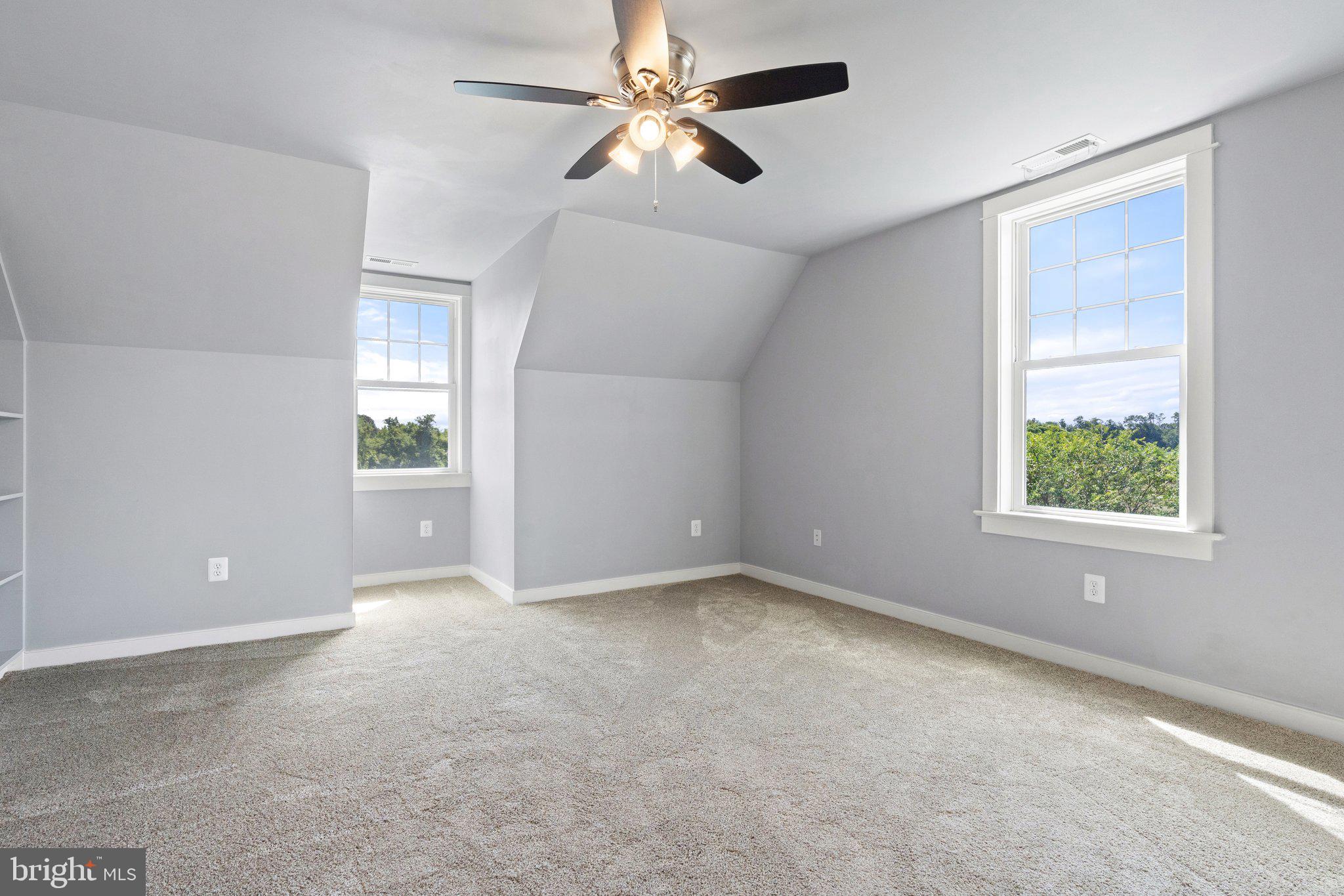 LOVETTSVILLE - Residential