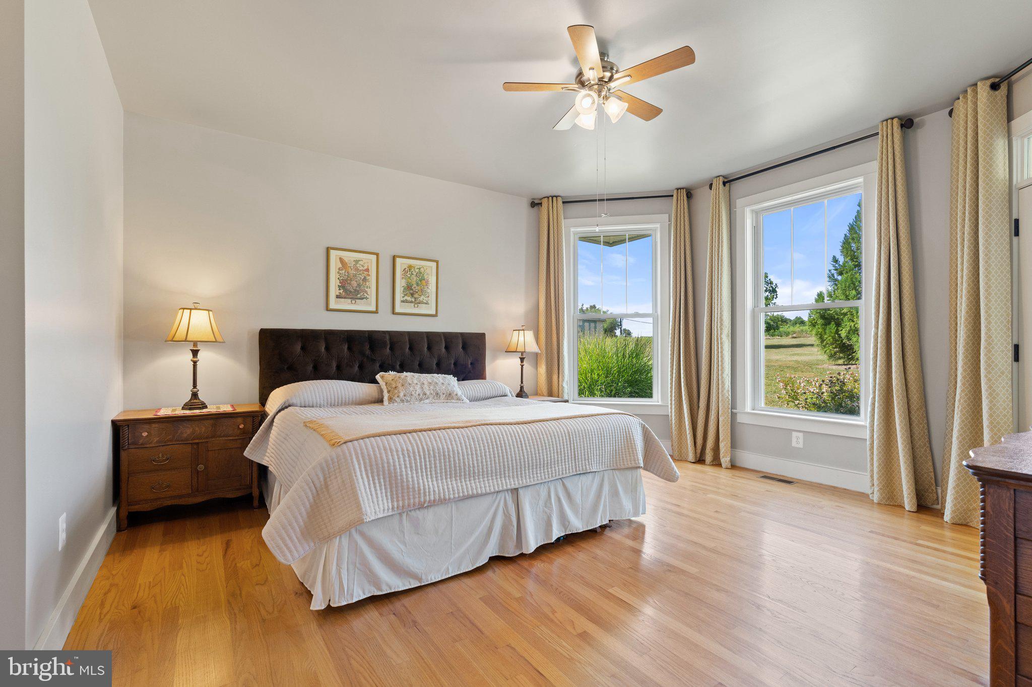 LOVETTSVILLE - Residential