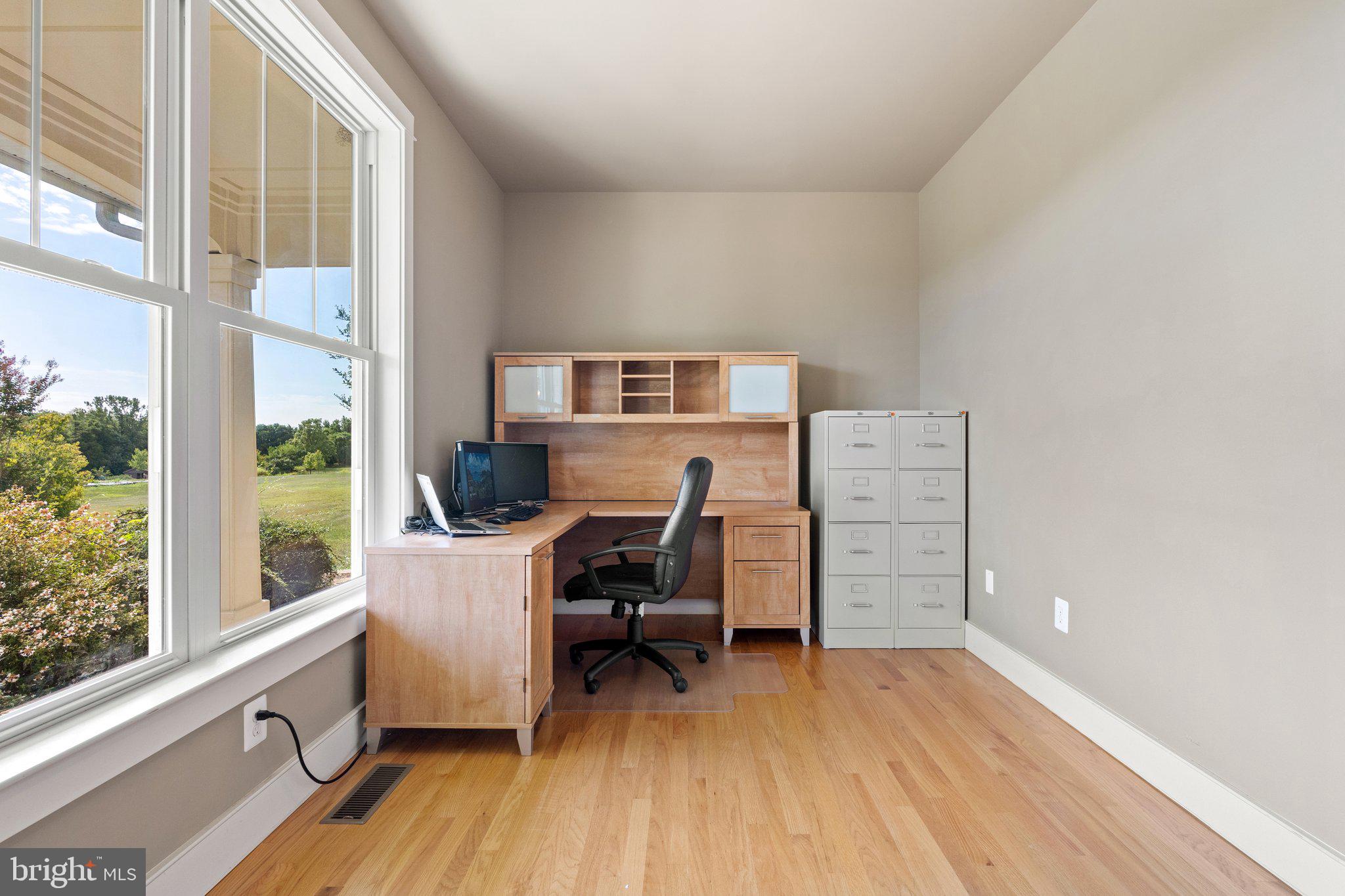 LOVETTSVILLE - Residential