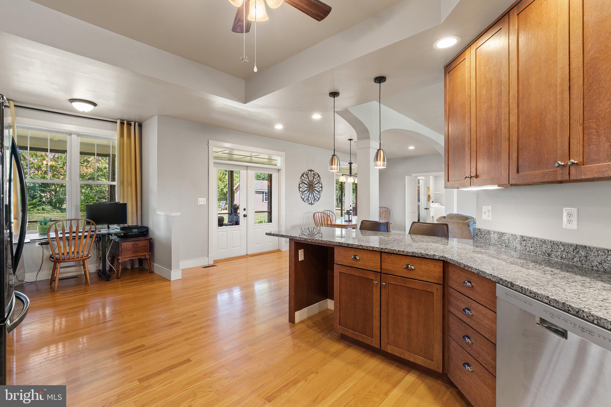 LOVETTSVILLE - Residential