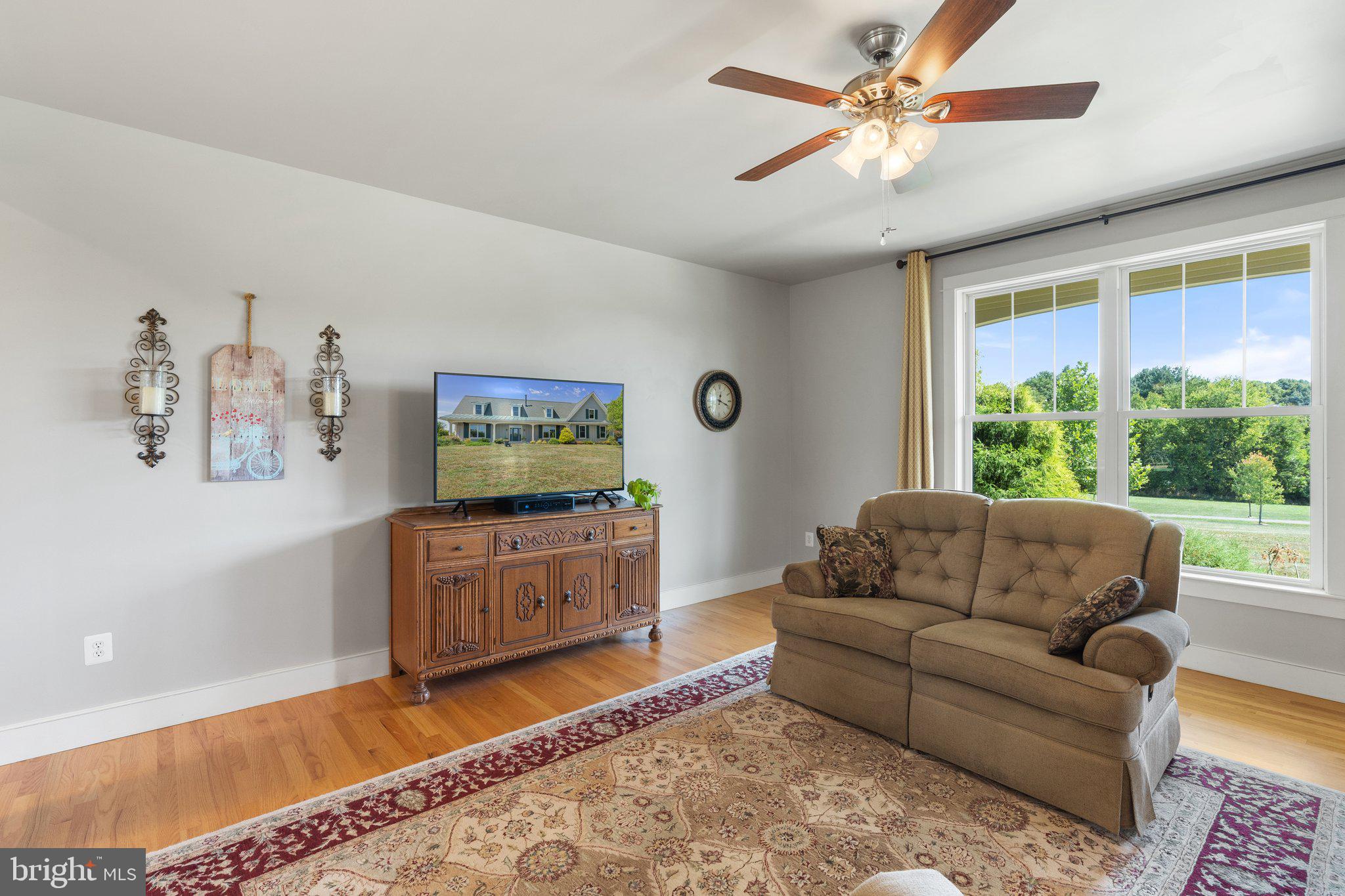 LOVETTSVILLE - Residential