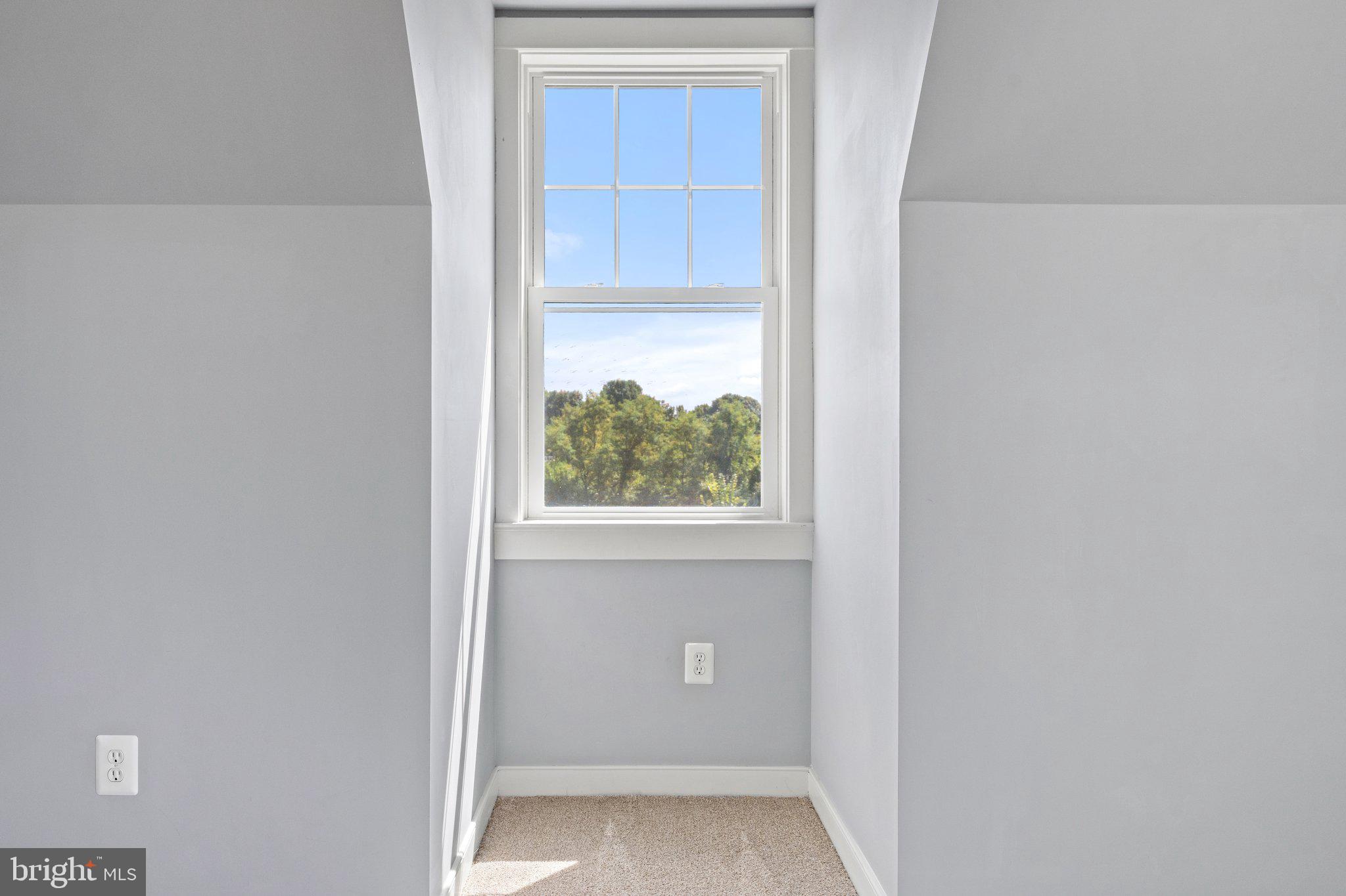 LOVETTSVILLE - Residential