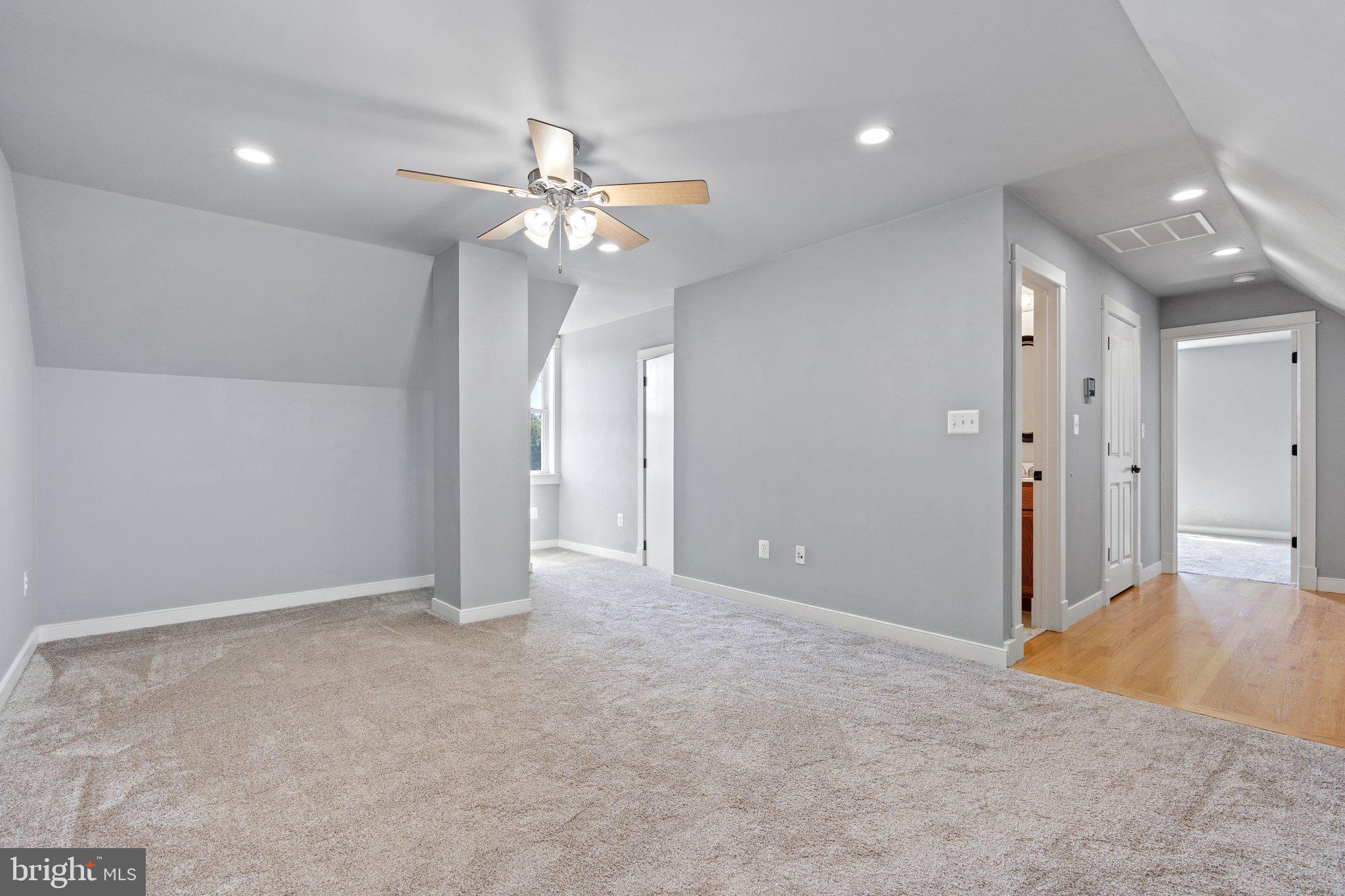 LOVETTSVILLE - Residential