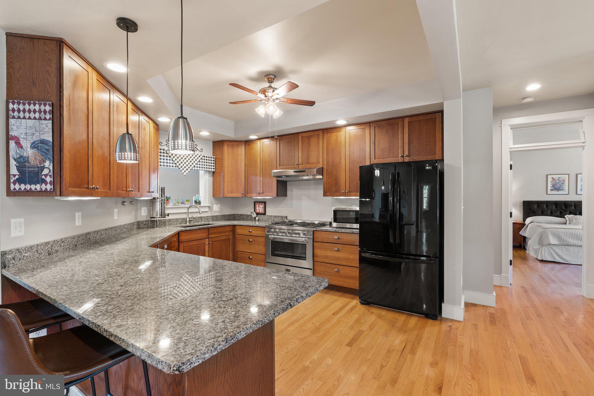 LOVETTSVILLE - Residential