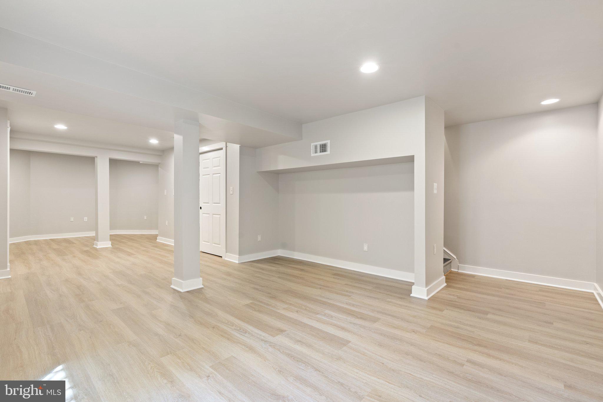 LOVETTSVILLE - Residential