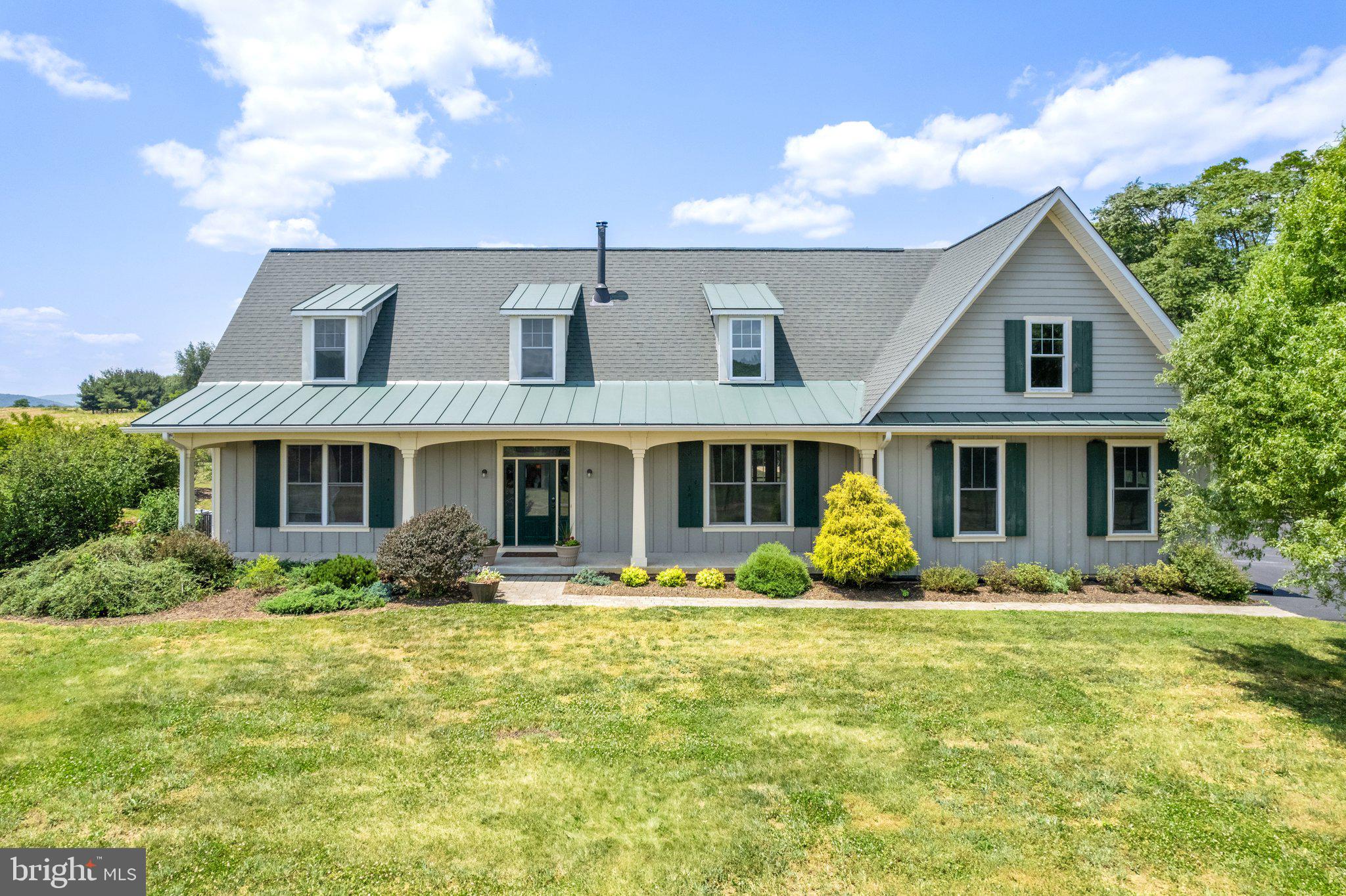 LOVETTSVILLE - Residential