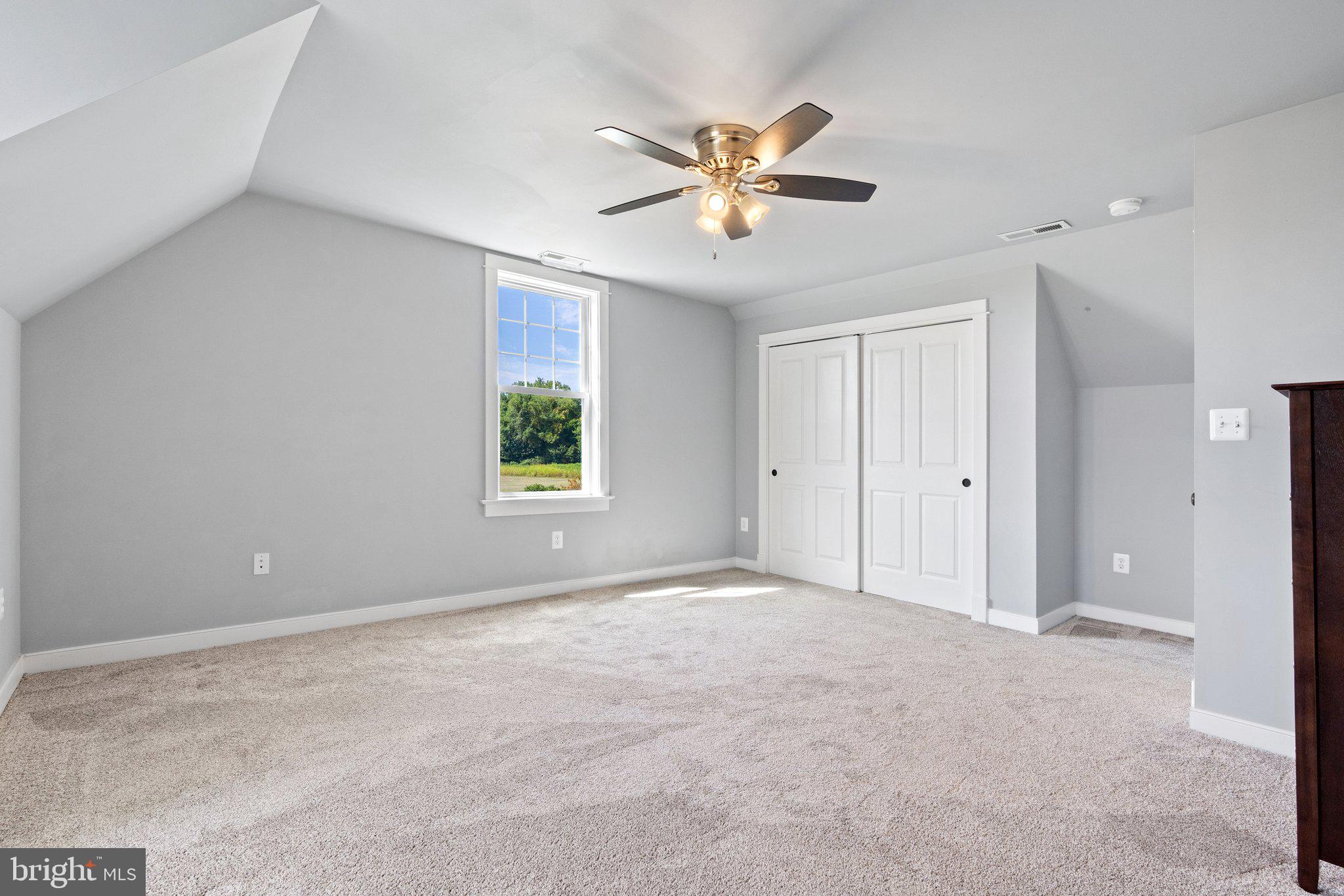 LOVETTSVILLE - Residential