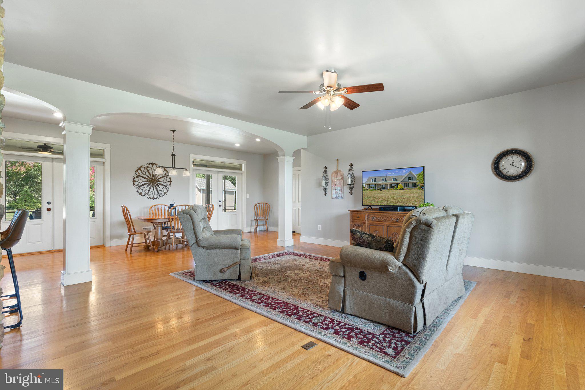 LOVETTSVILLE - Residential