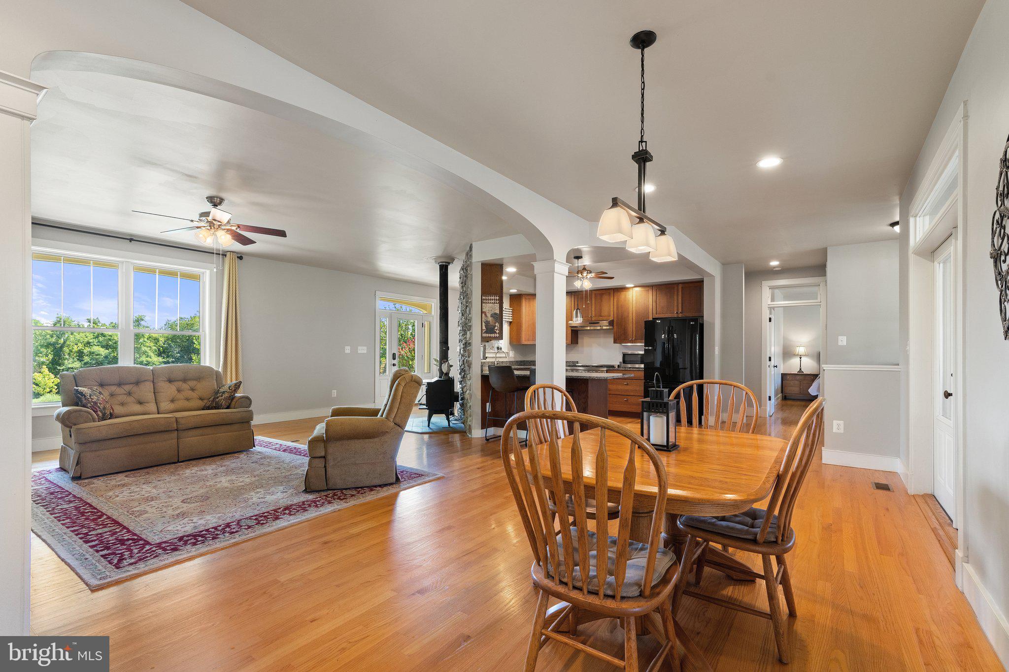 LOVETTSVILLE - Residential