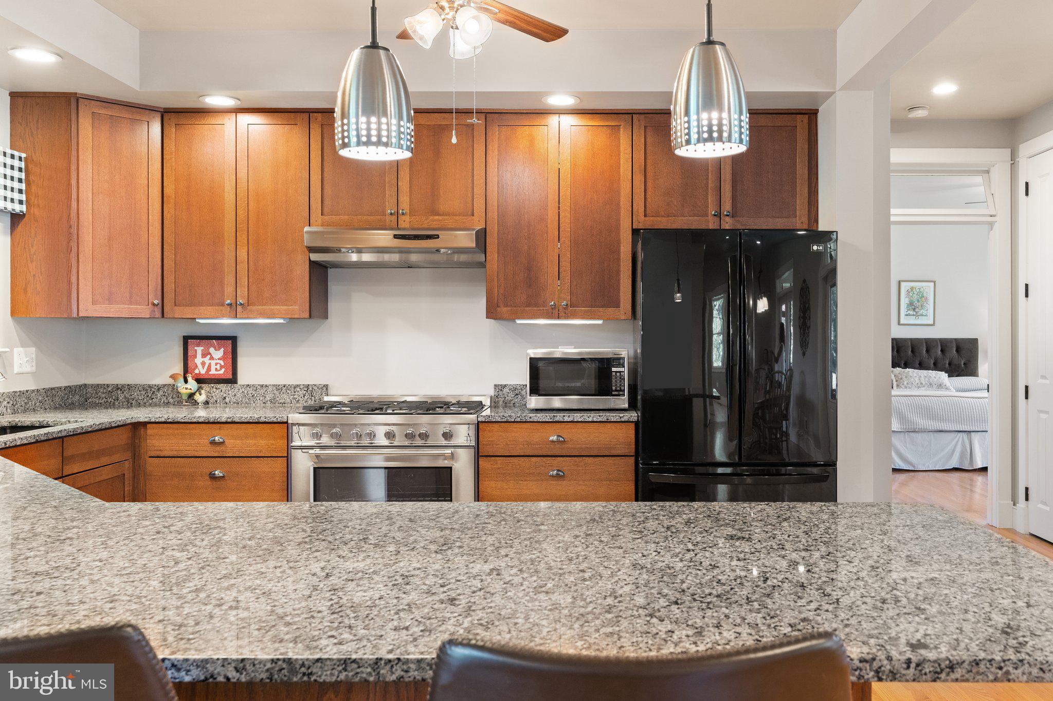 LOVETTSVILLE - Residential